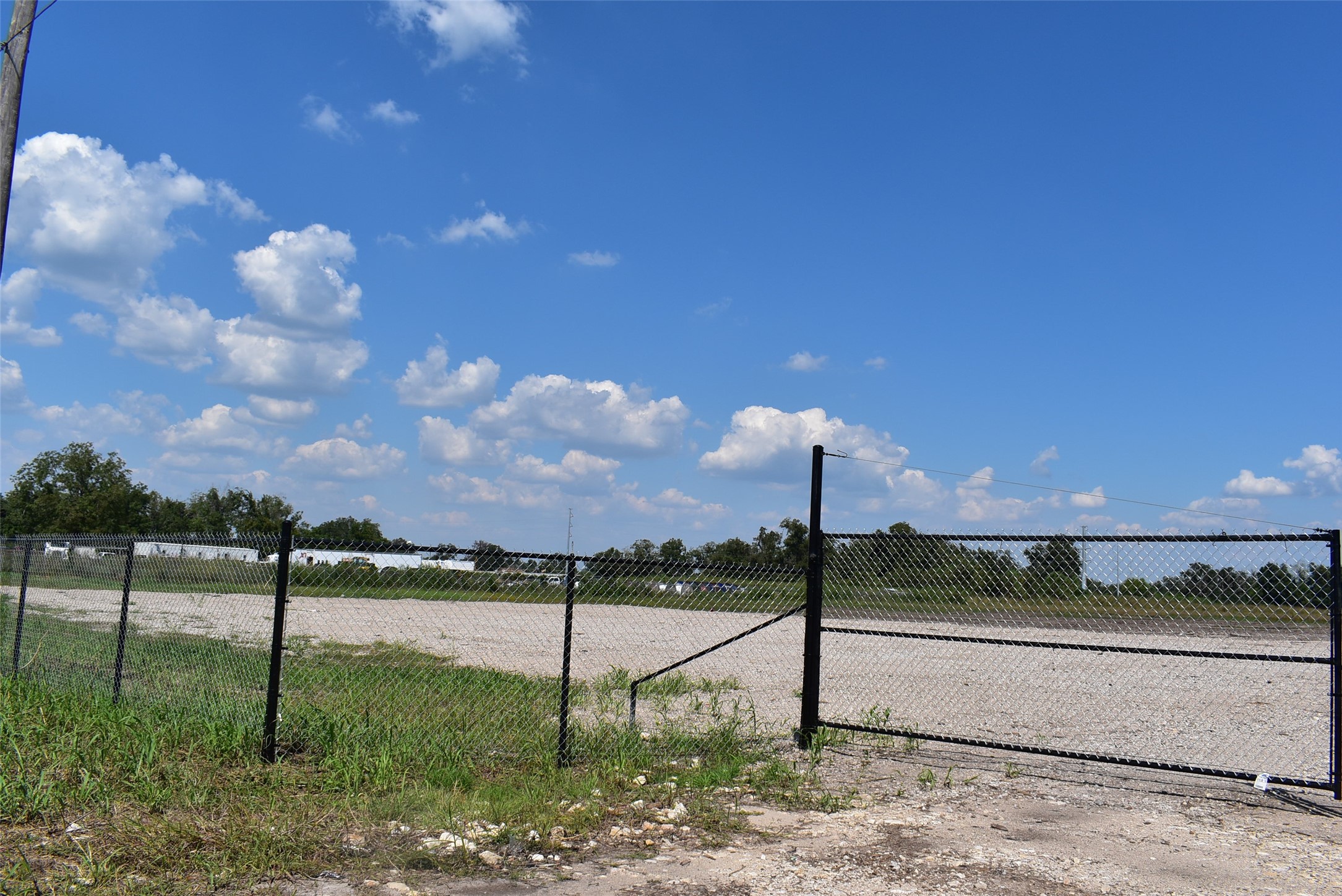 8911 Fm 524 Road Property Photo 7