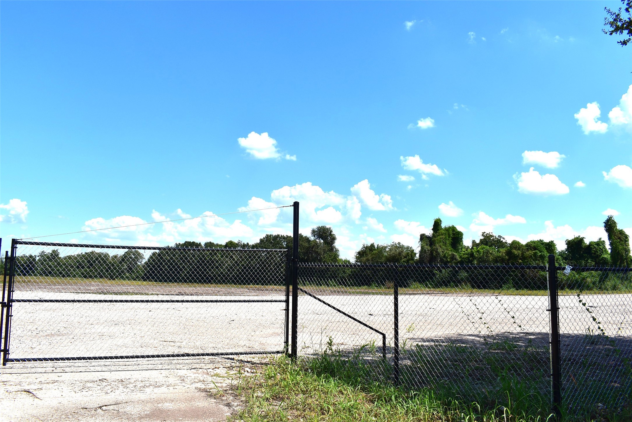8911 Fm 524 Road Property Photo 8