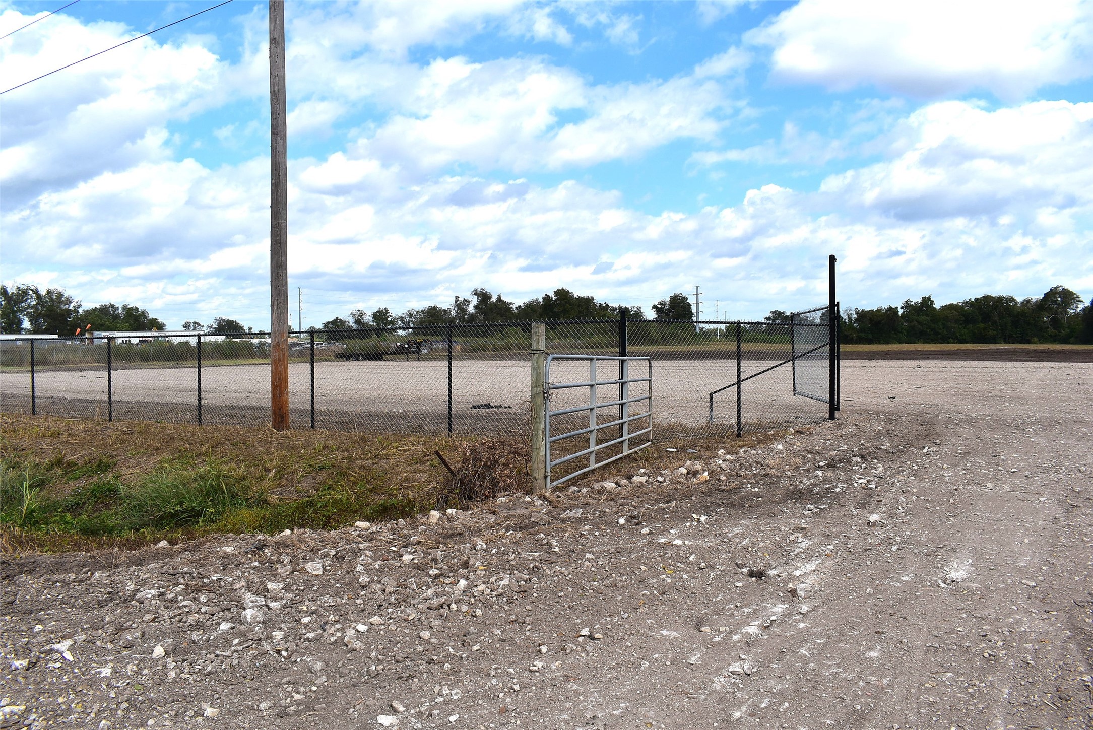 8911 Fm 524 Road Property Photo 15