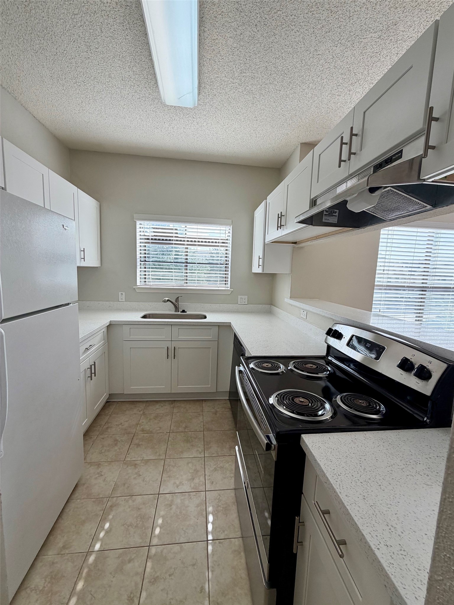 2710 Grants Lake Boulevard C10 Property Photo 4