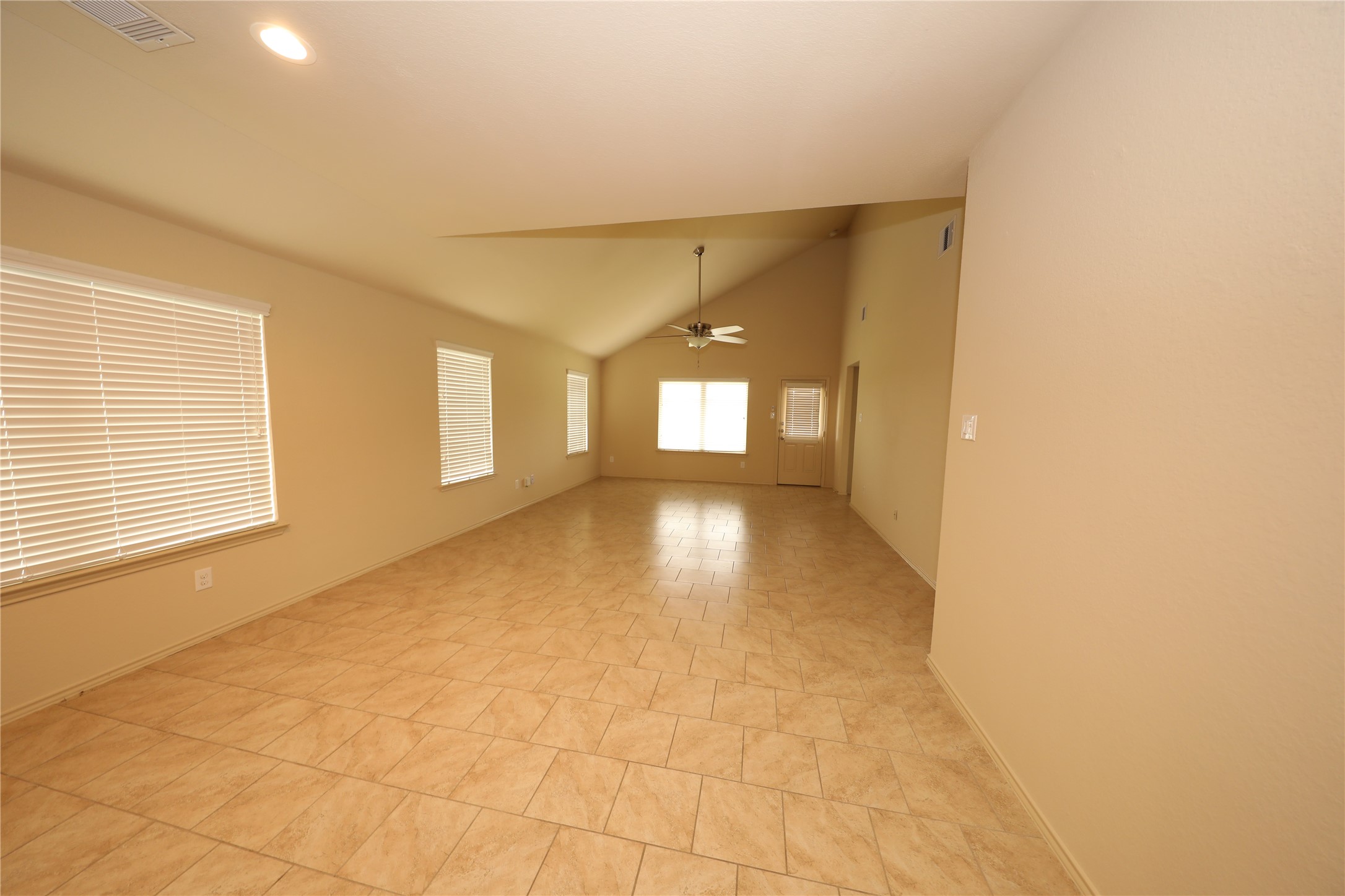 23210 Royal Tiger Road Property Photo 7