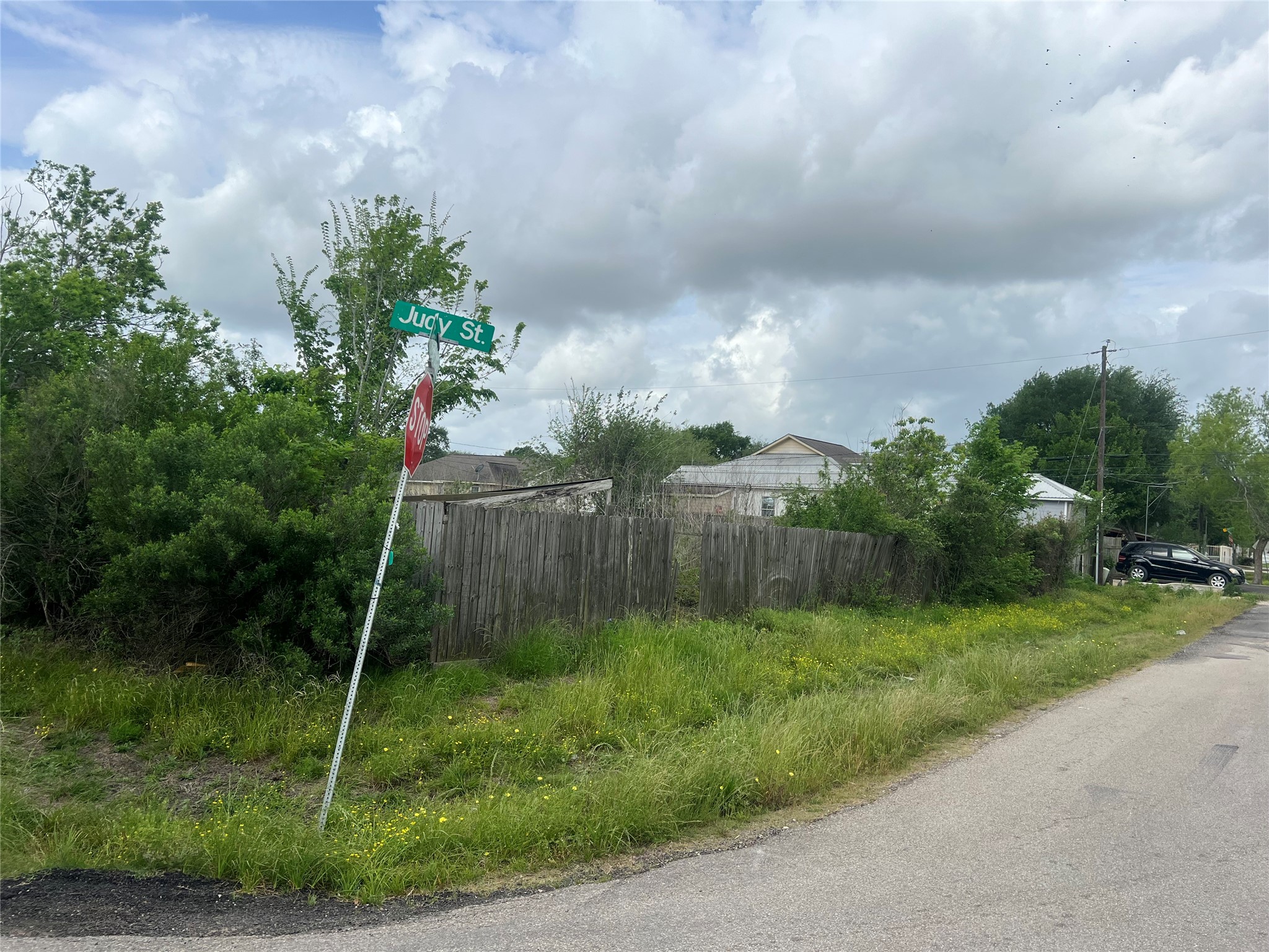 5810 Judy Street Property Photo 6
