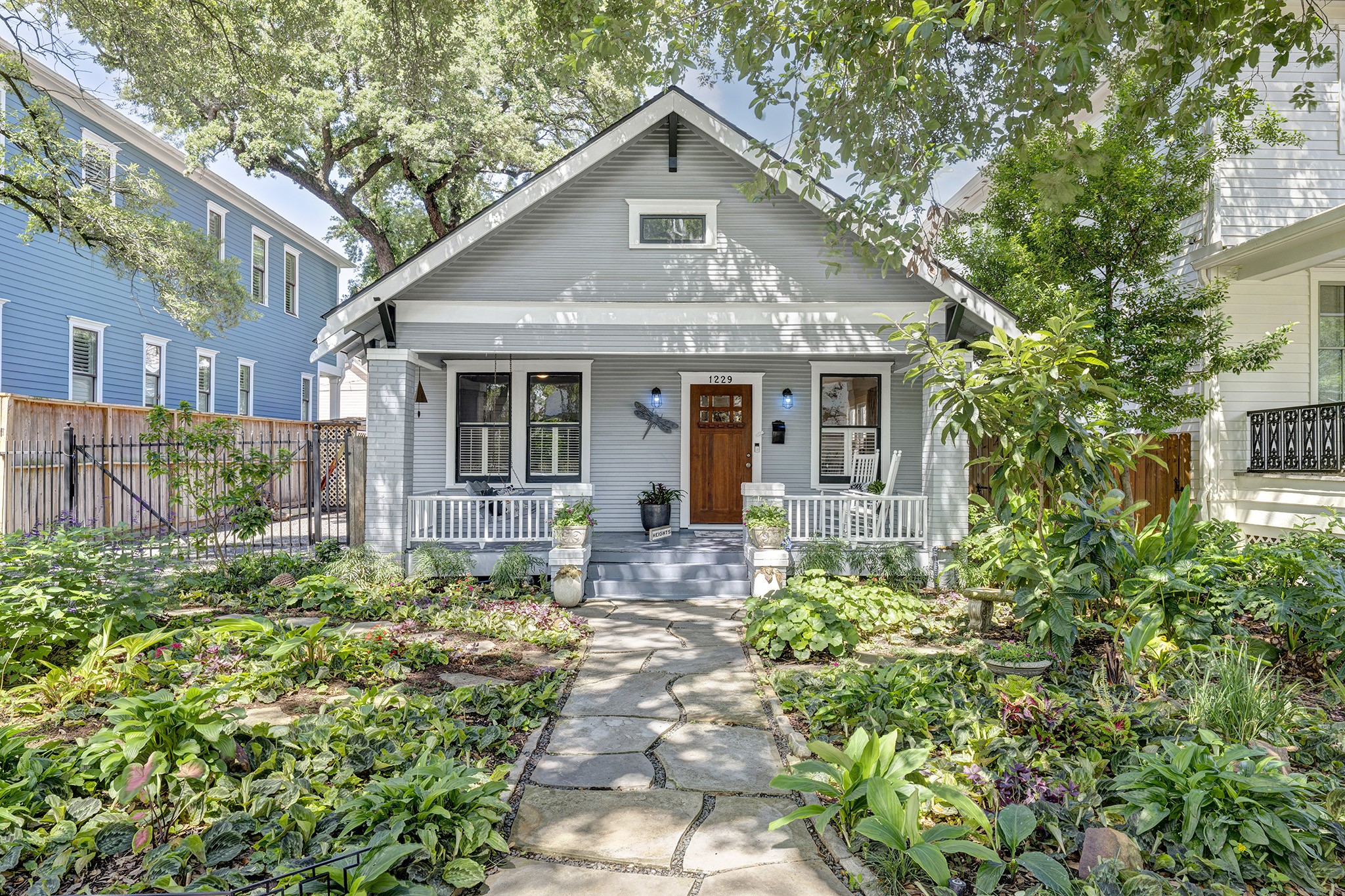 1229 Cortlandt Street Property Photo