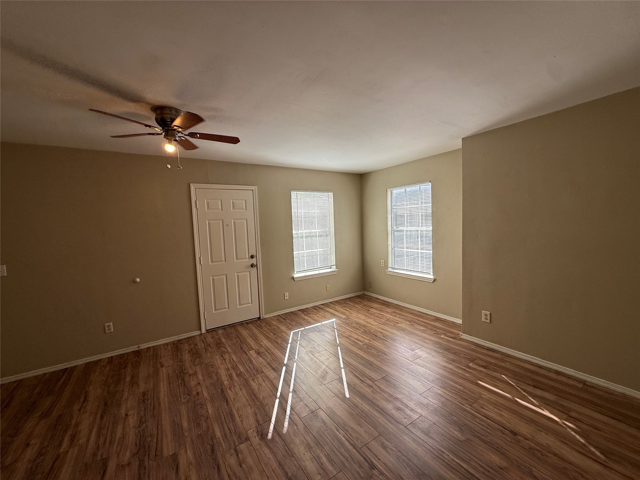 4714 Oleander Street D Property Photo 7