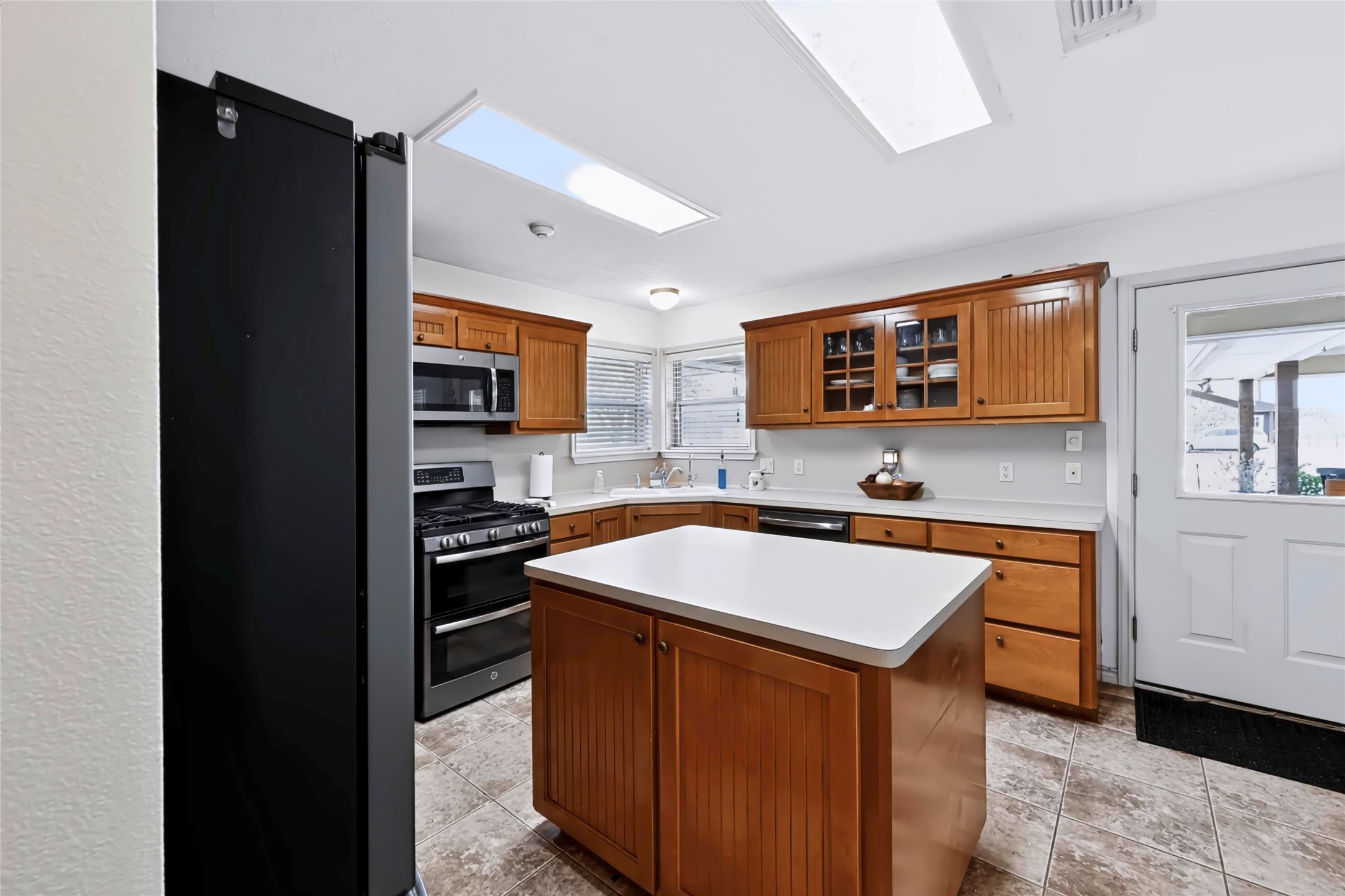 4800 Petter Rainosek Loop Property Photo 10