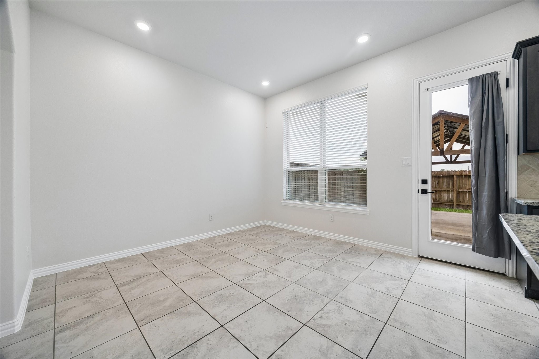 1606 Ryon Falls Drive Property Photo 11