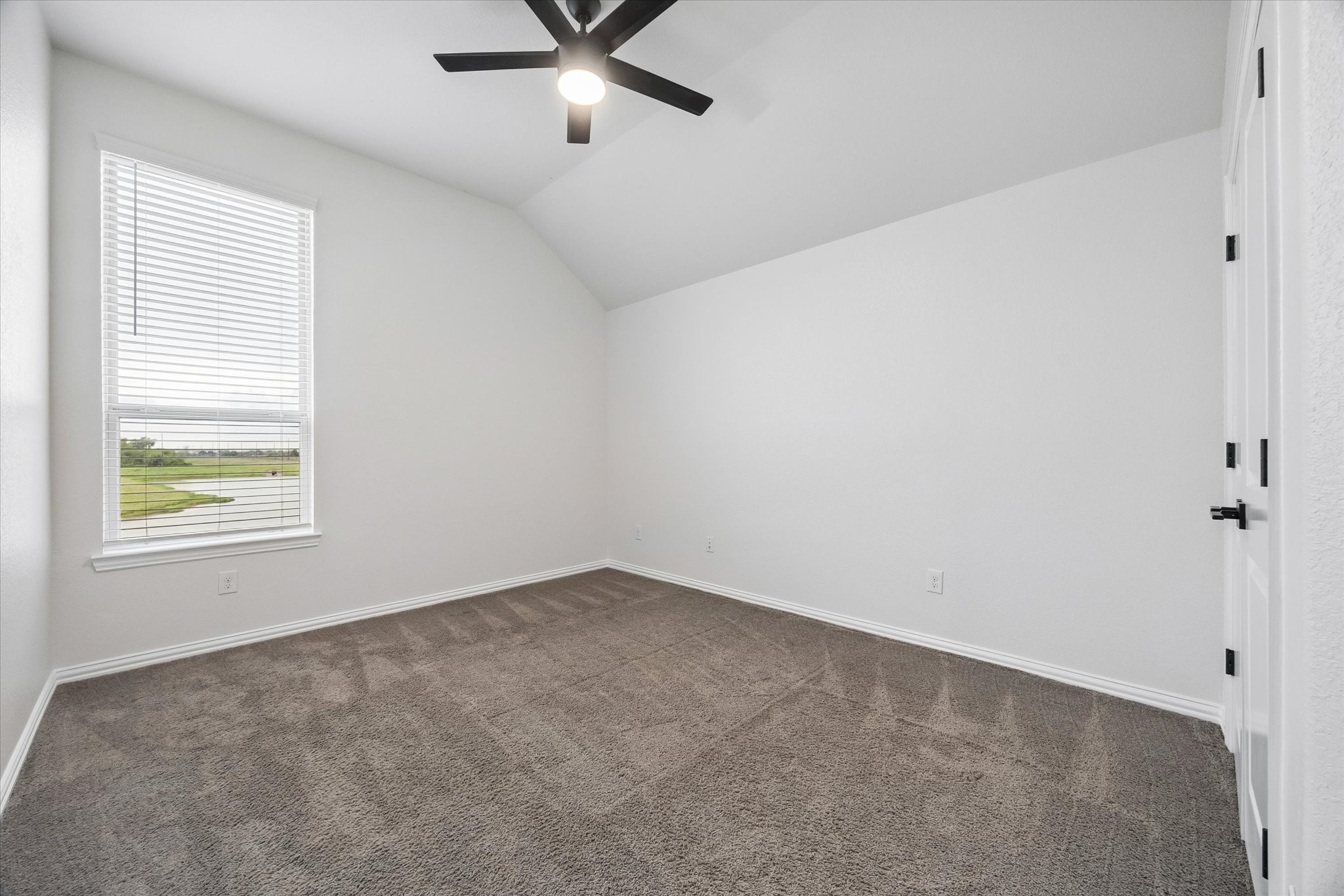 1606 Ryon Falls Drive Property Photo 21