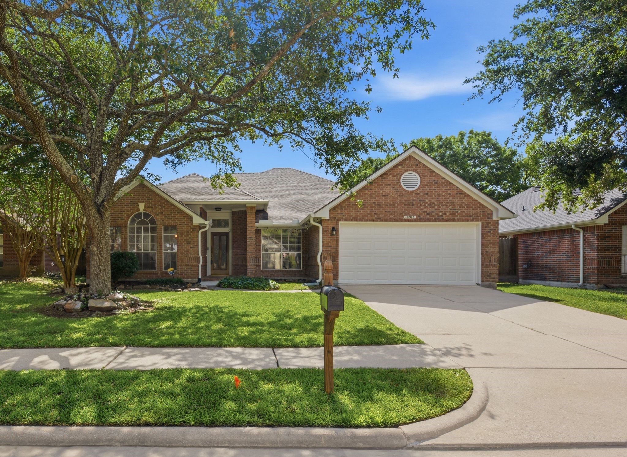 16918 Serenity Cove Circle Property Photo 1