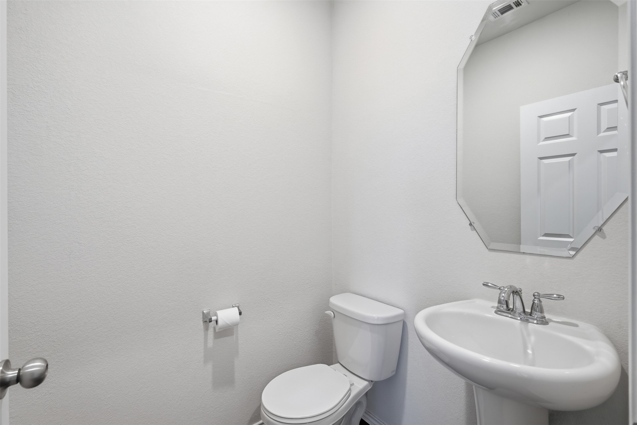 25626 Pannier Place Property Photo 4