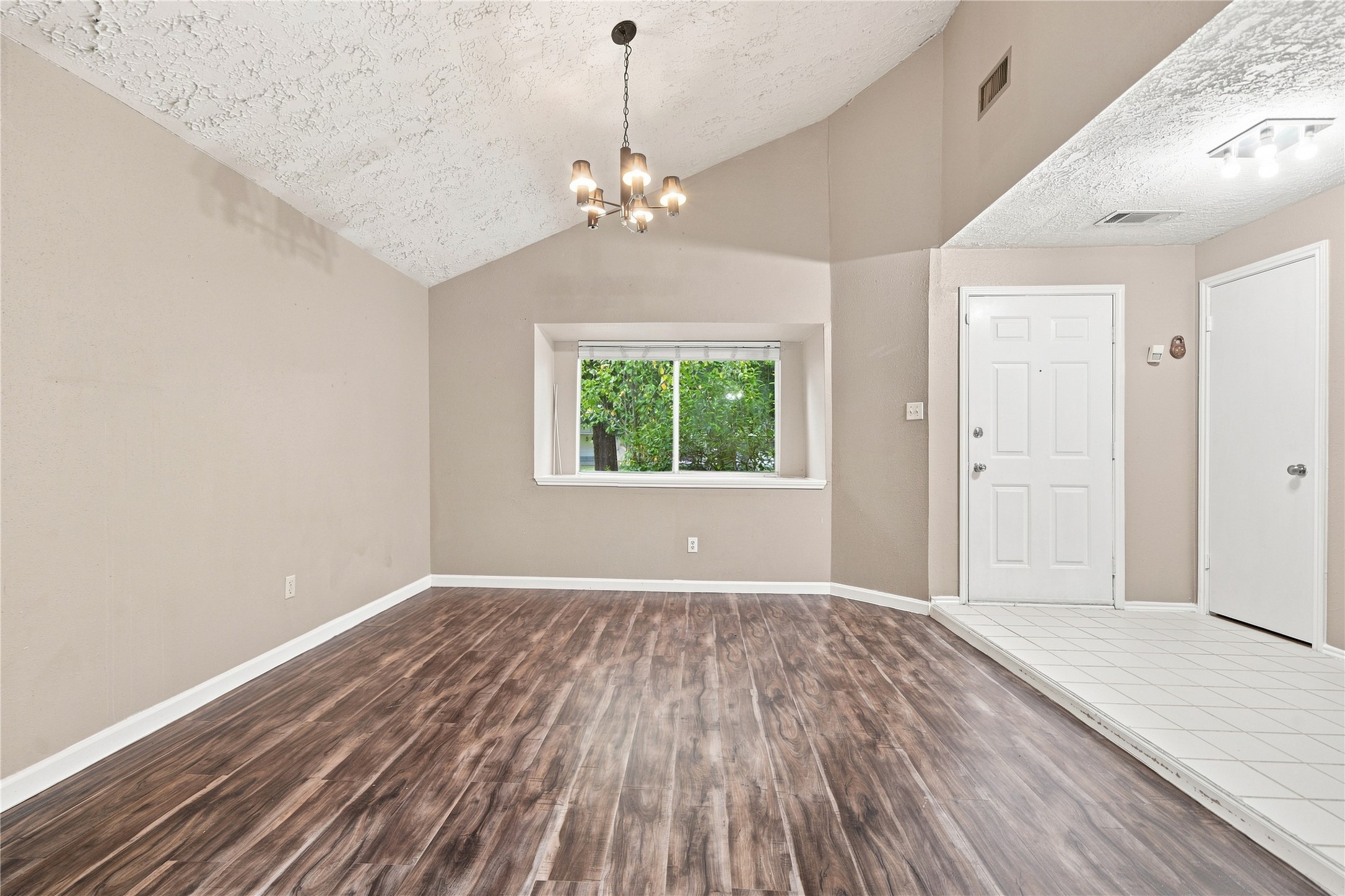 11747 Yearling Drive Property Photo 7