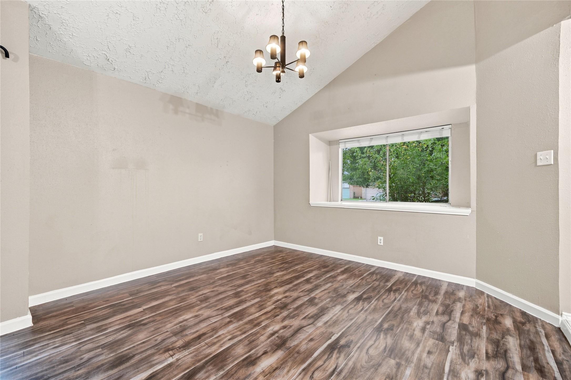11747 Yearling Drive Property Photo 8
