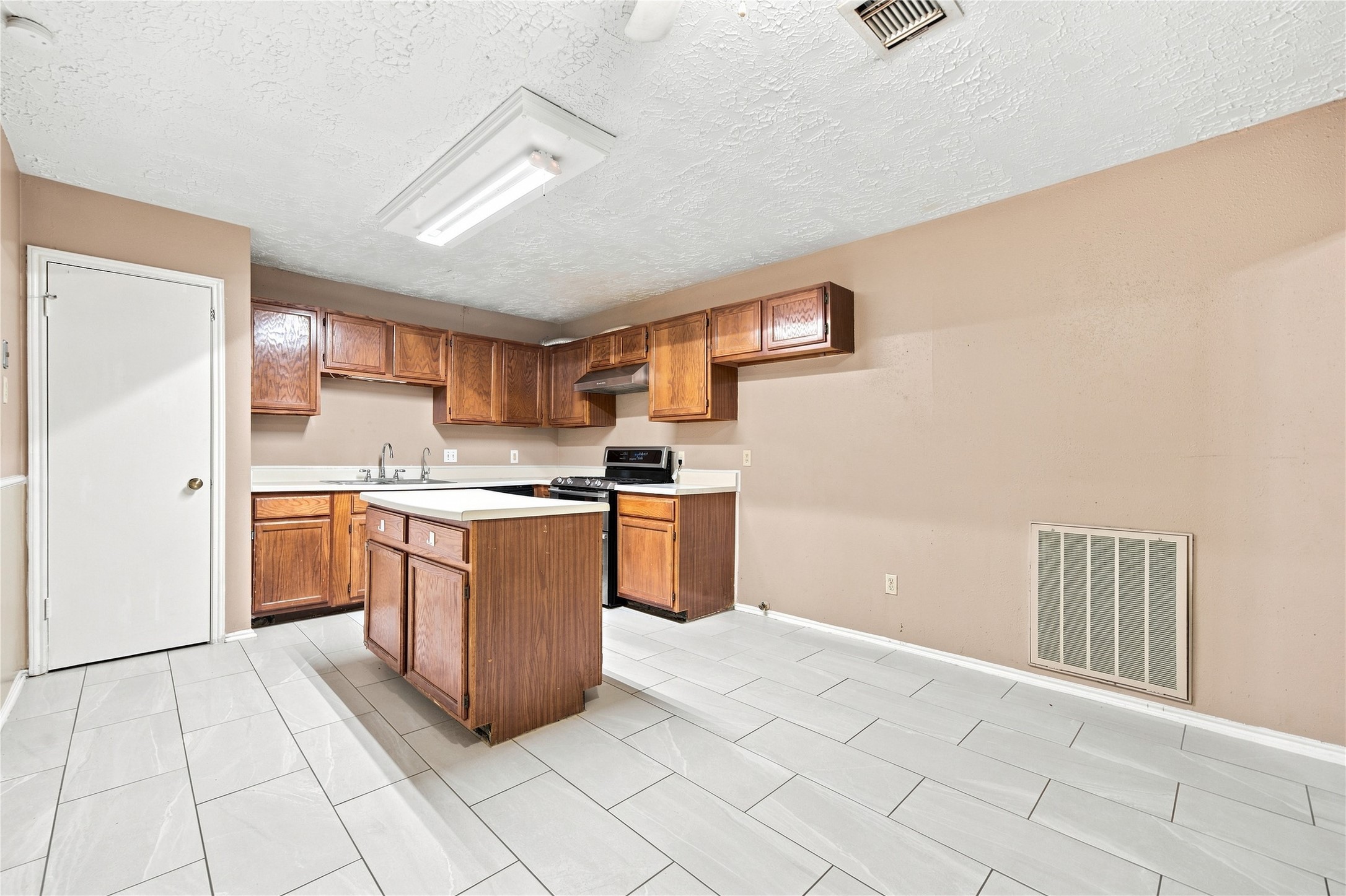 11747 Yearling Drive Property Photo 24