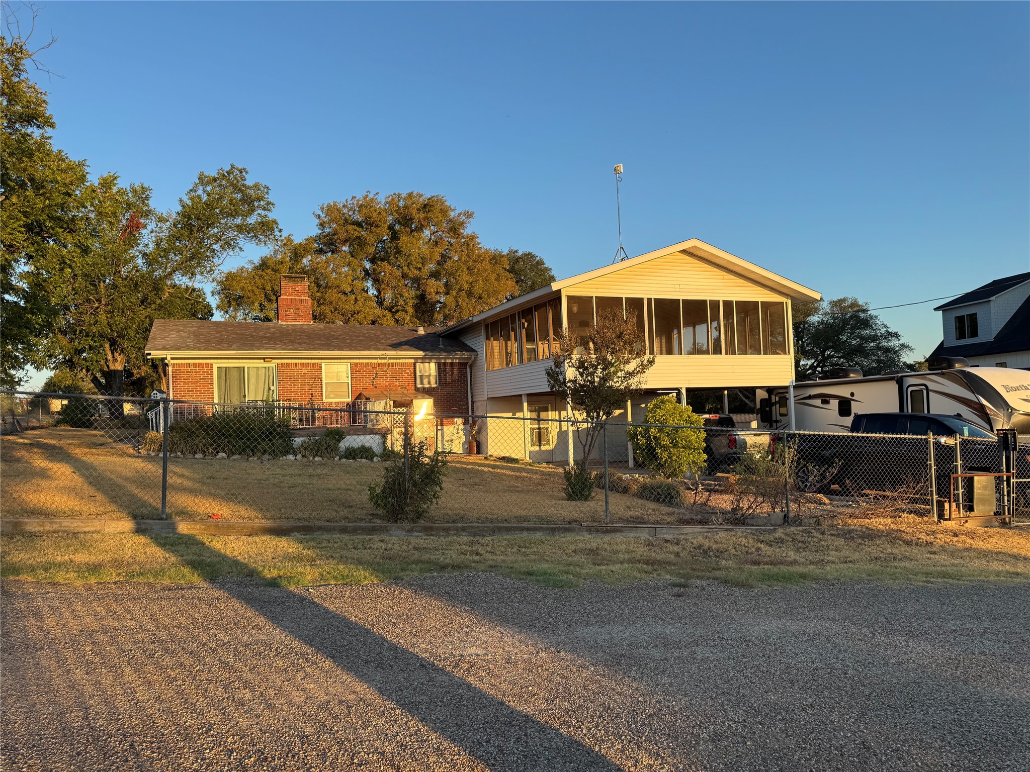 425 County Road 1526 Property Photo 2