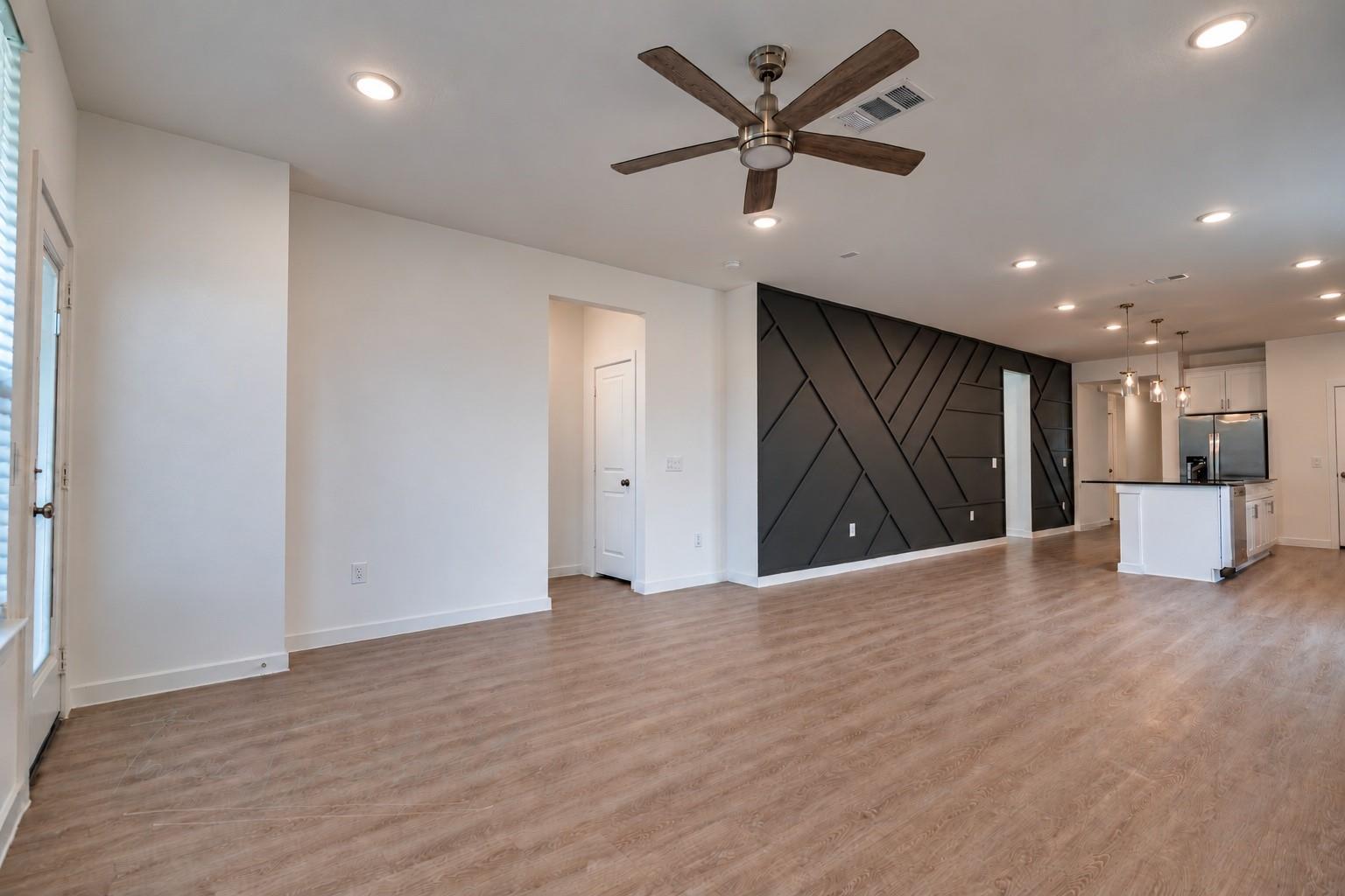 18110 Velaris Way Property Photo 8