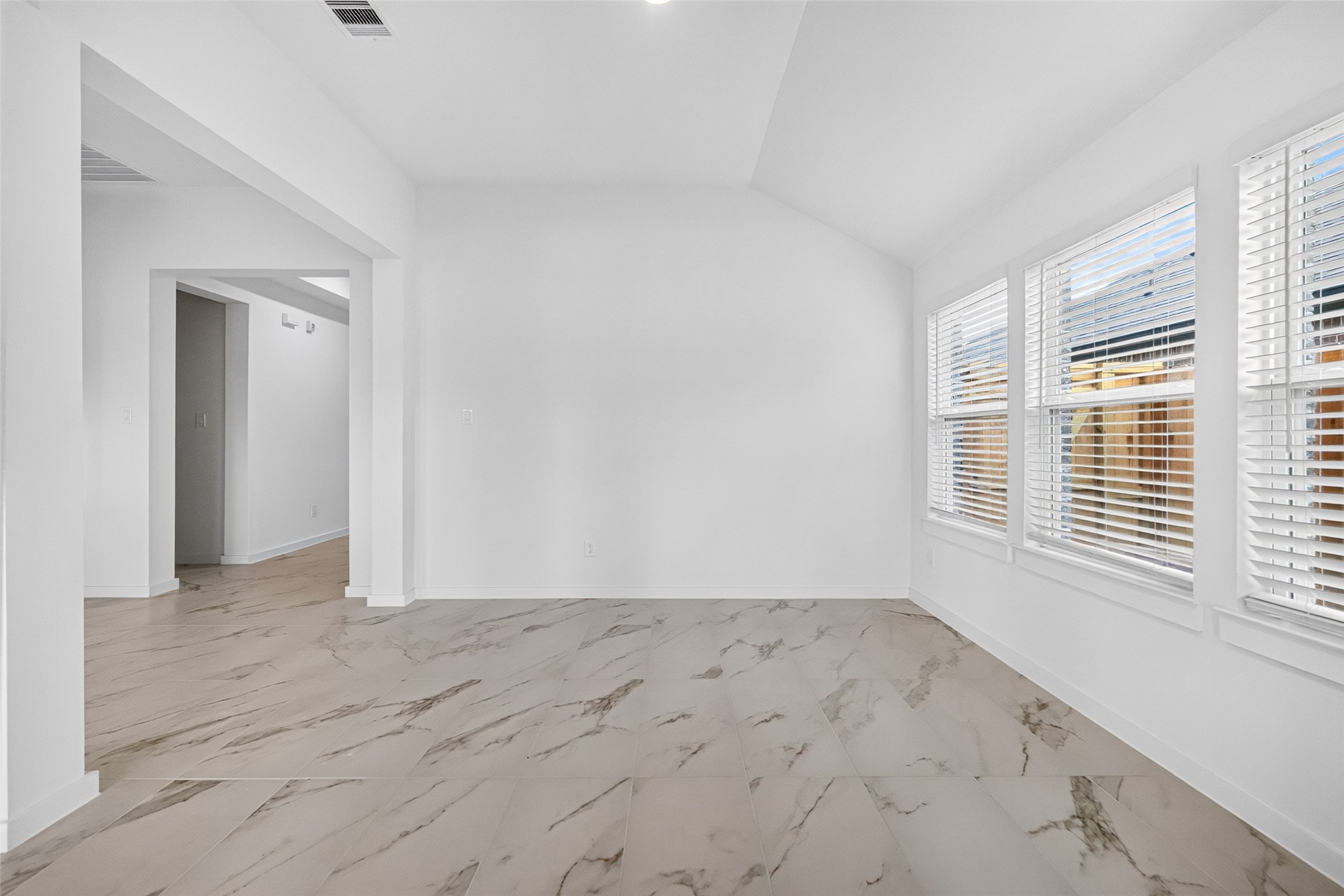 3507 Sago Palm Dr Property Photo 8