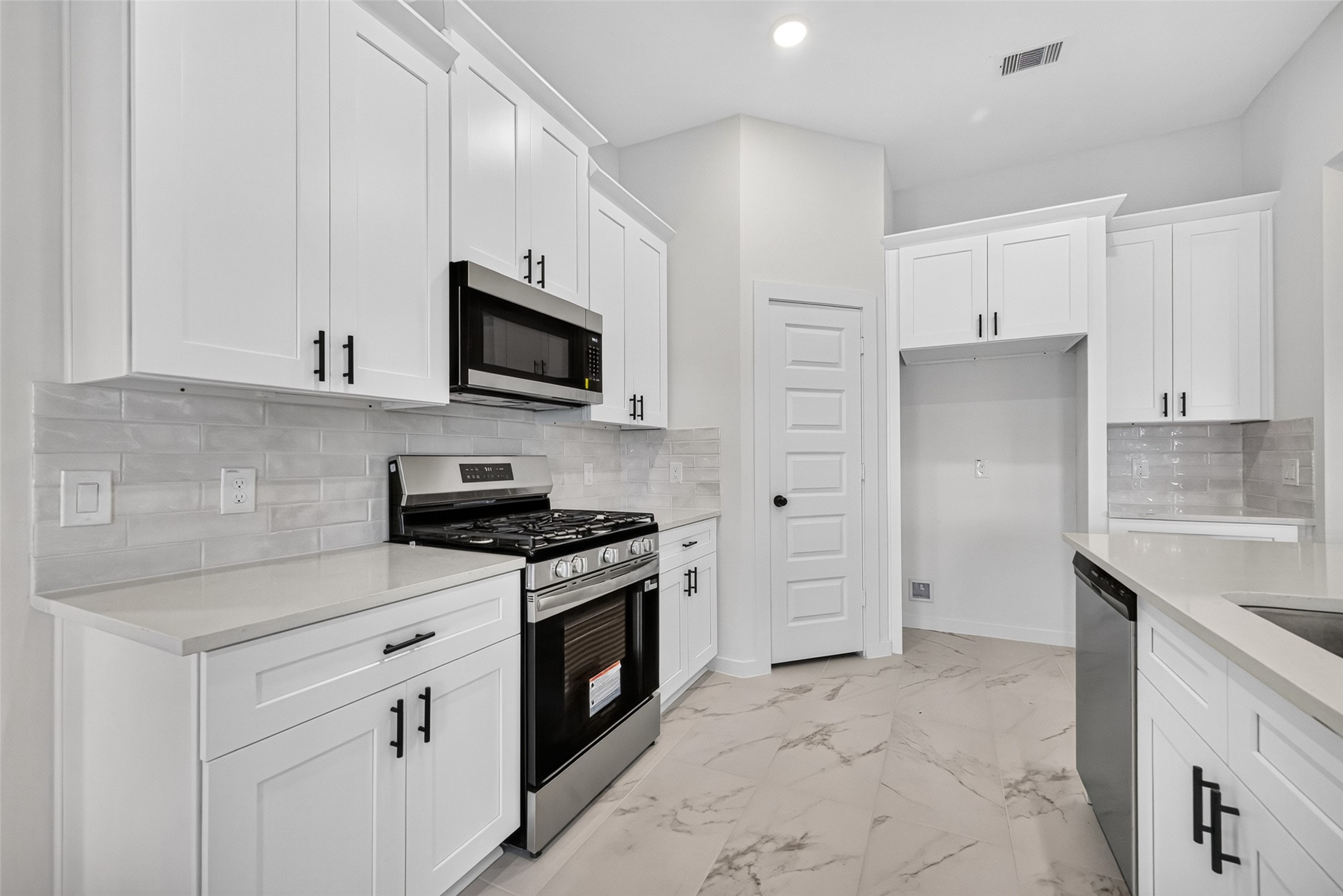 3507 Sago Palm Dr Property Photo 17