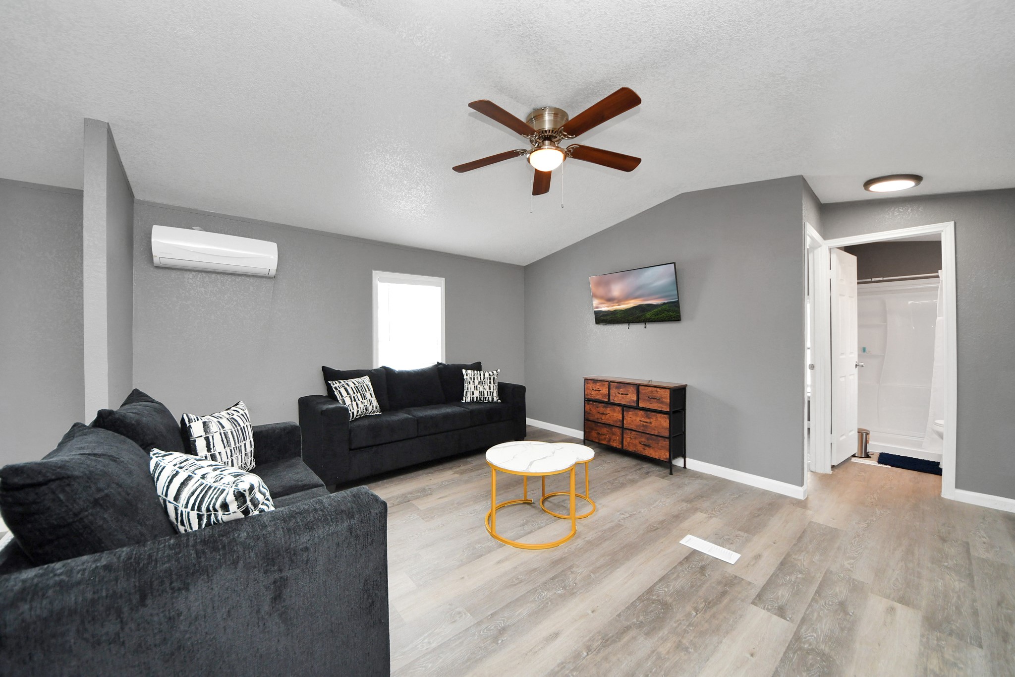 145 W Austin Avenue Property Photo 6