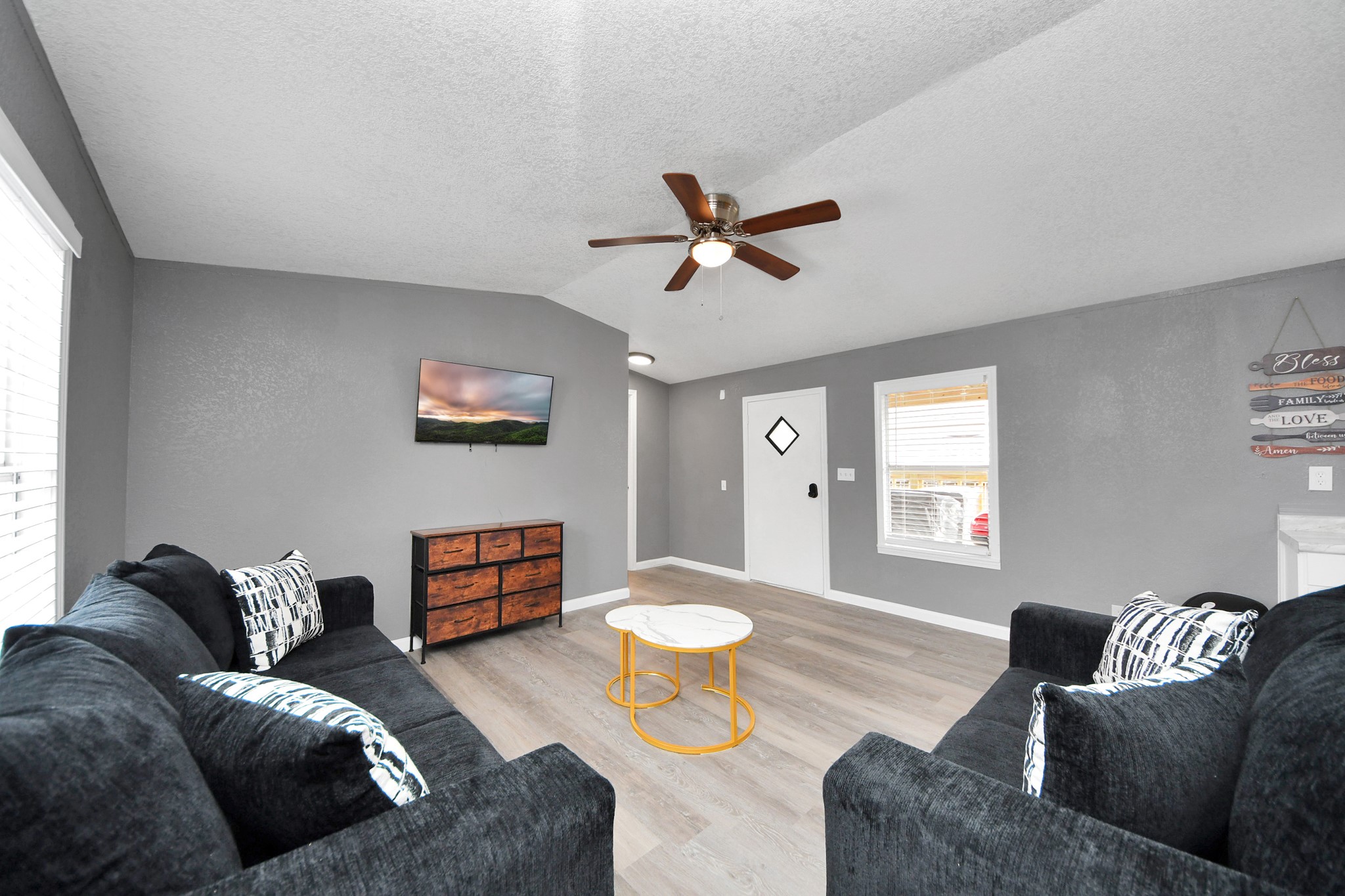 145 W Austin Avenue Property Photo 7