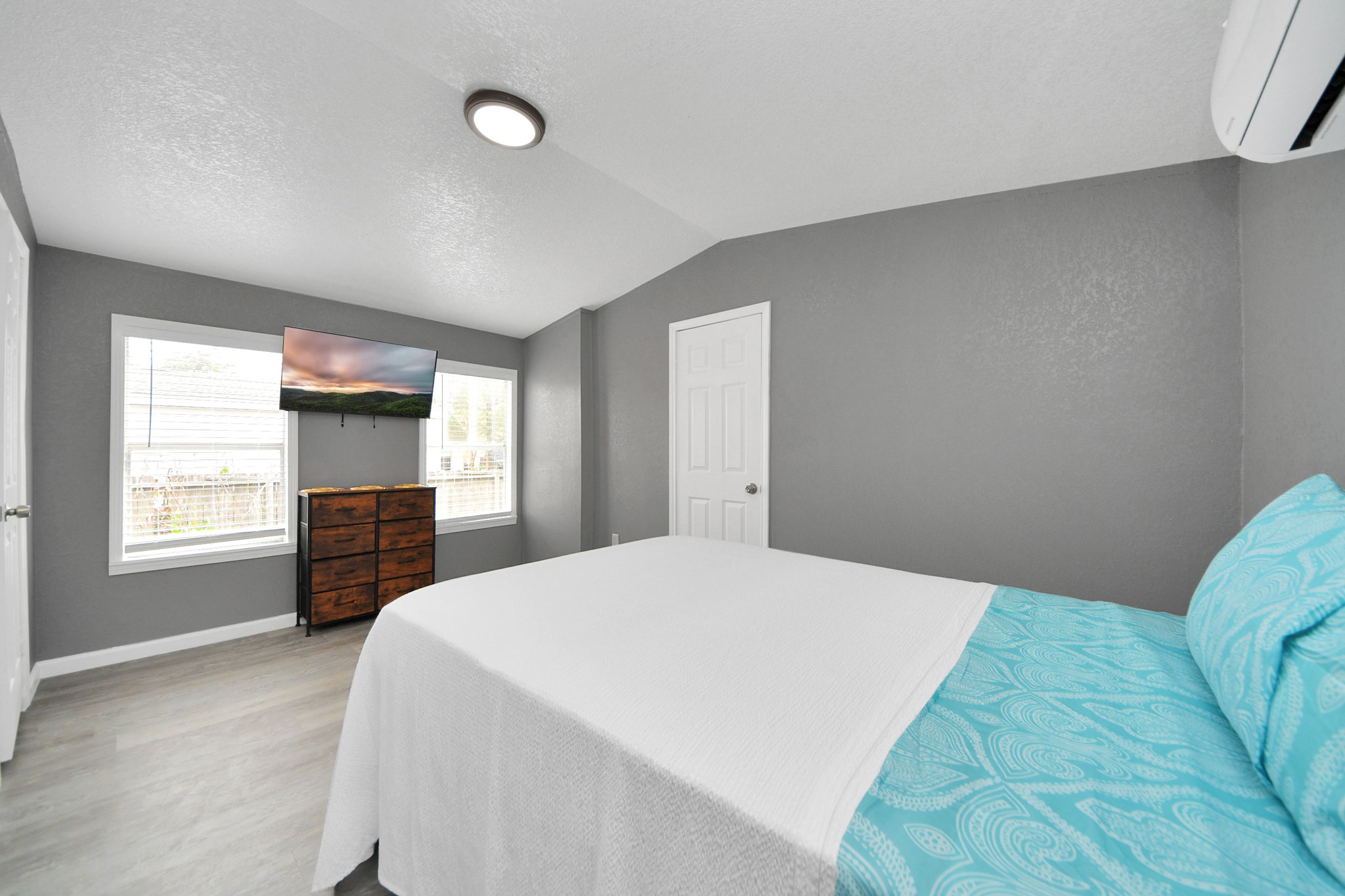 145 W Austin Avenue Property Photo 18