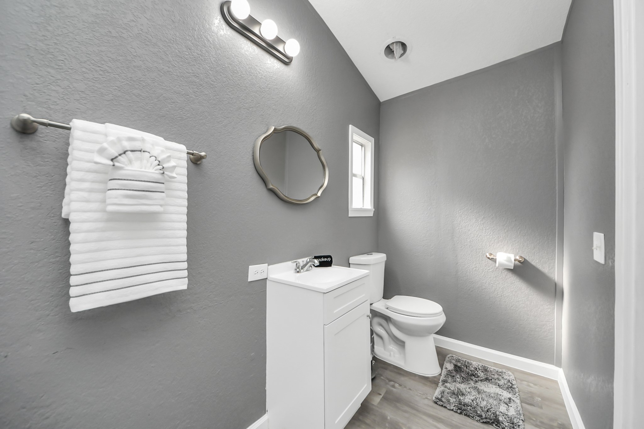 145 W Austin Avenue Property Photo 23