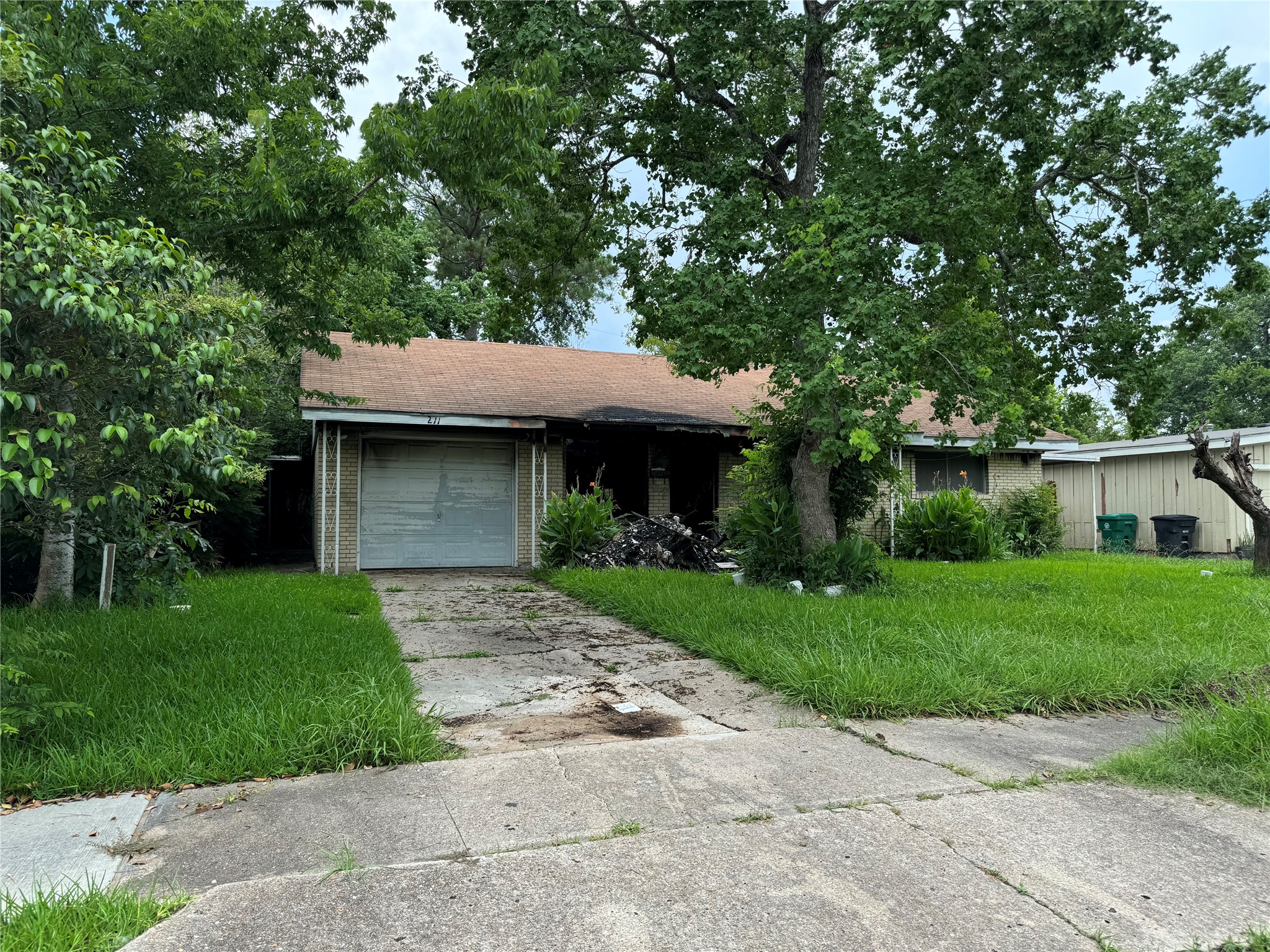 4211 Tavenor Lane Property Photo 1