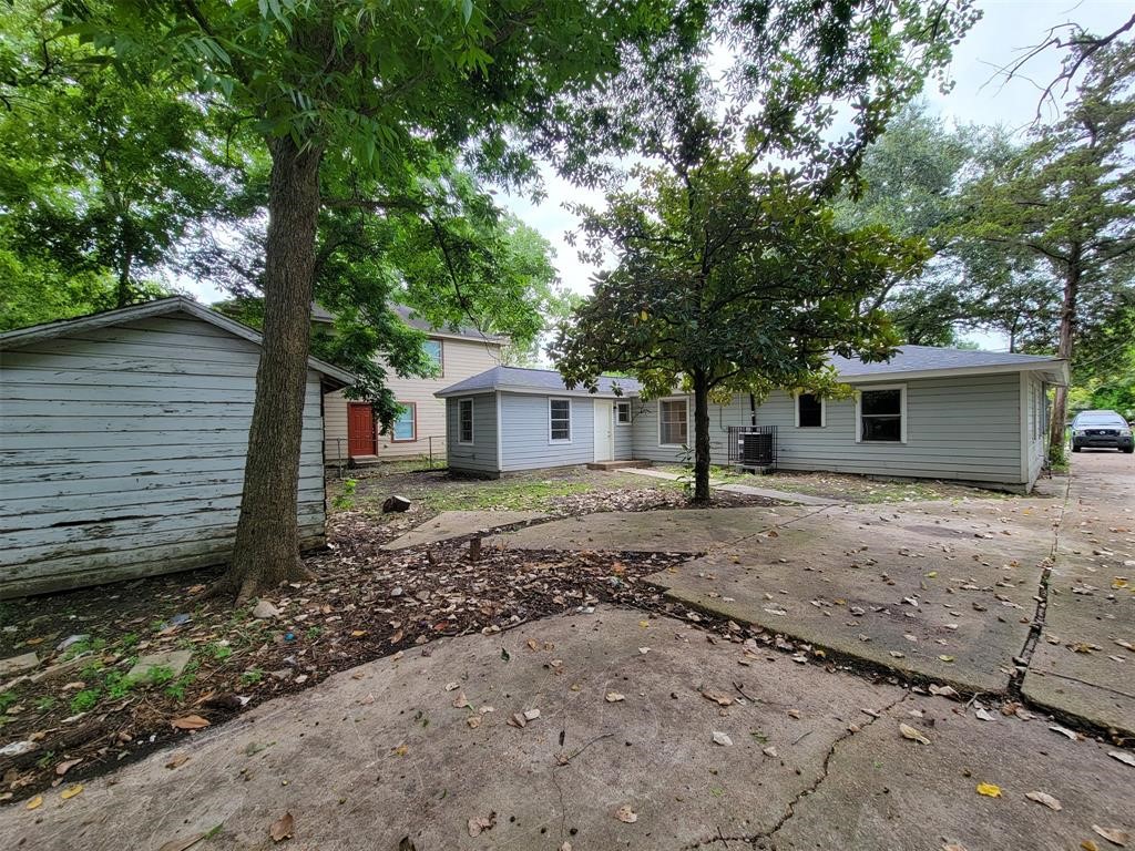 4914 Higgins Street Property Photo 9