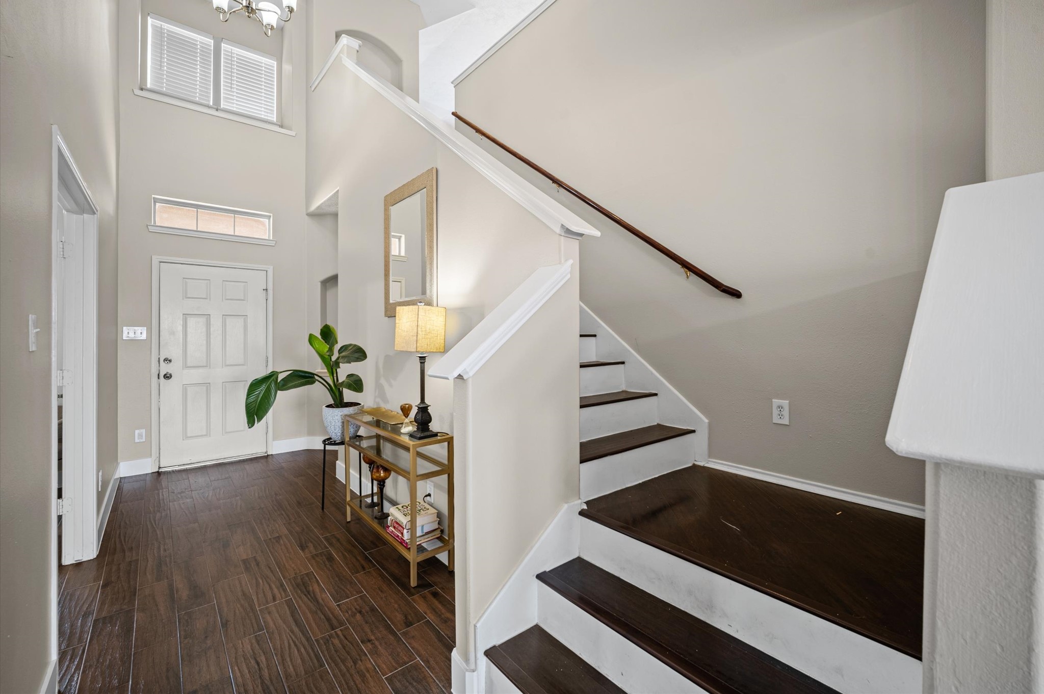 8711 Sandusky Court Property Photo 3