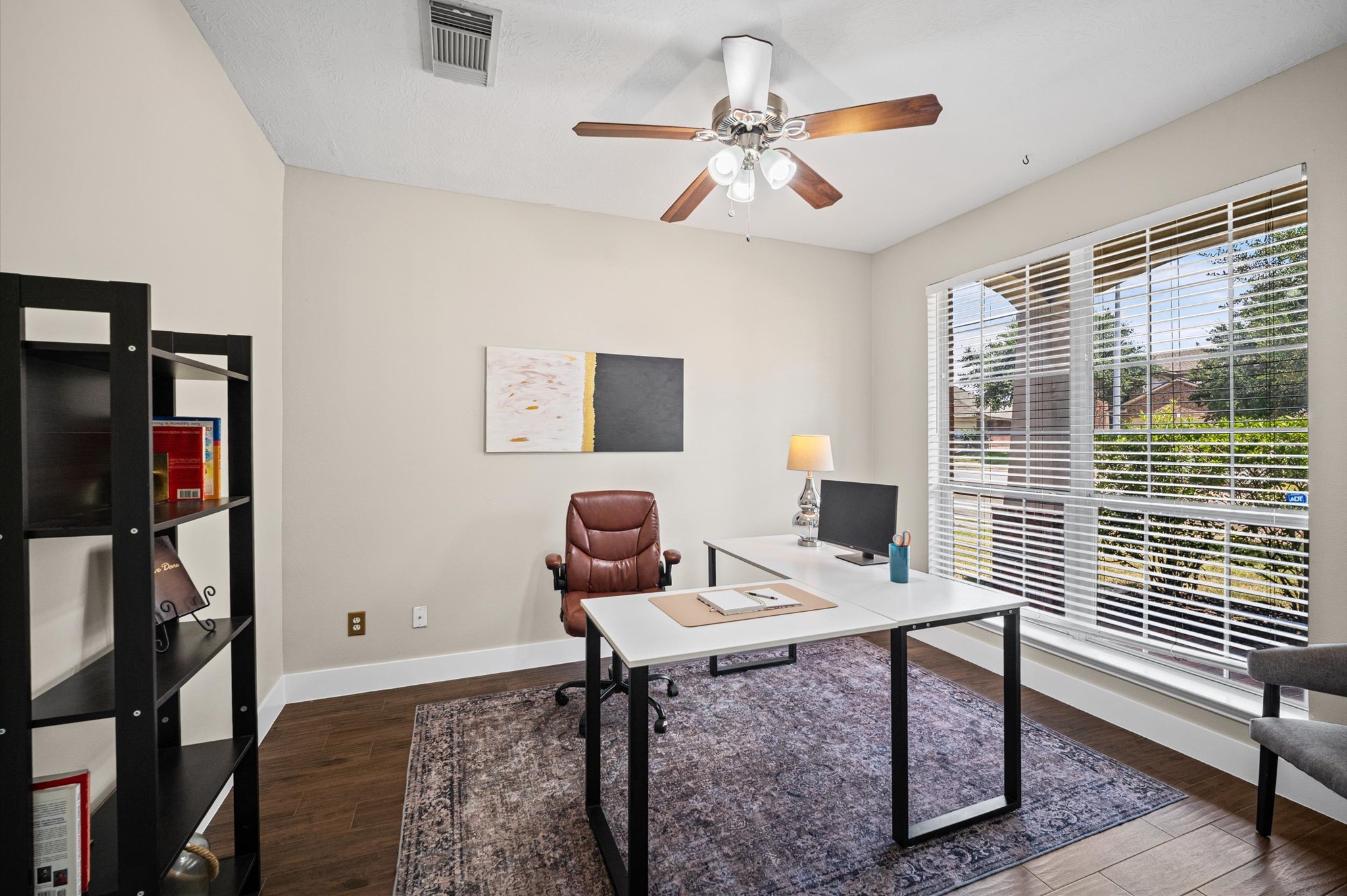 8711 Sandusky Court Property Photo 4