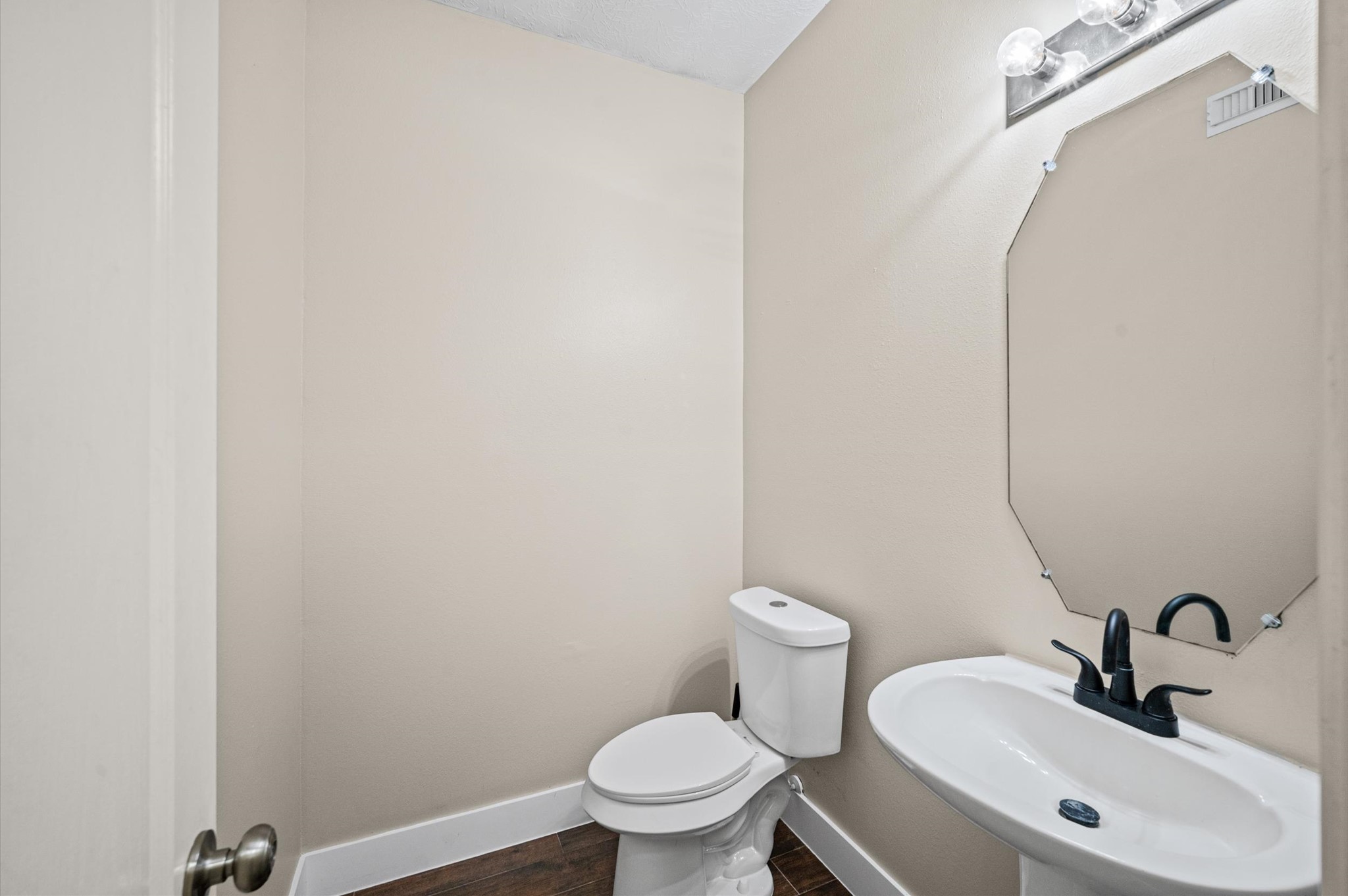 8711 Sandusky Court Property Photo 43