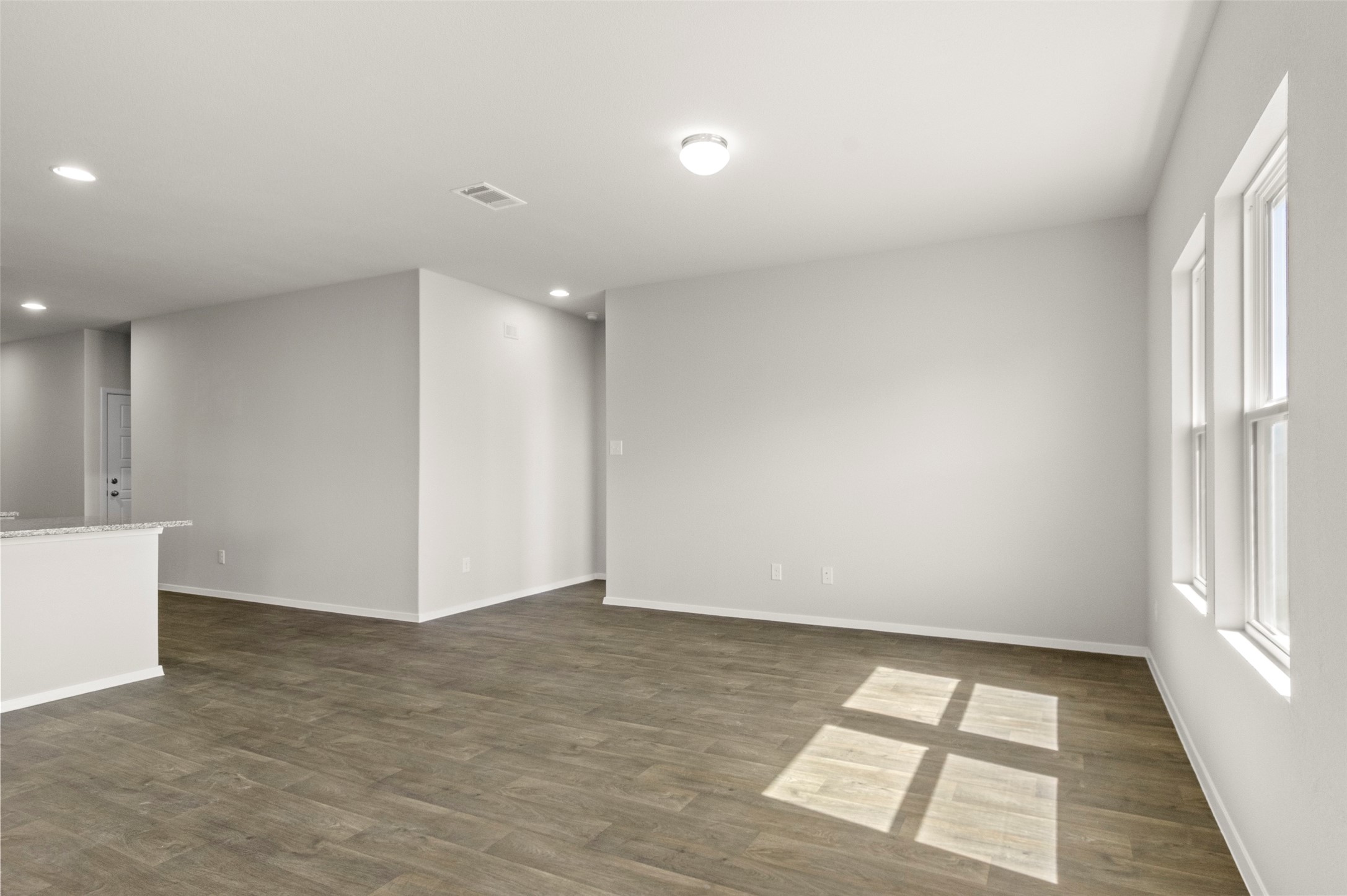 465 Hunters Crossing Drive Property Photo 10