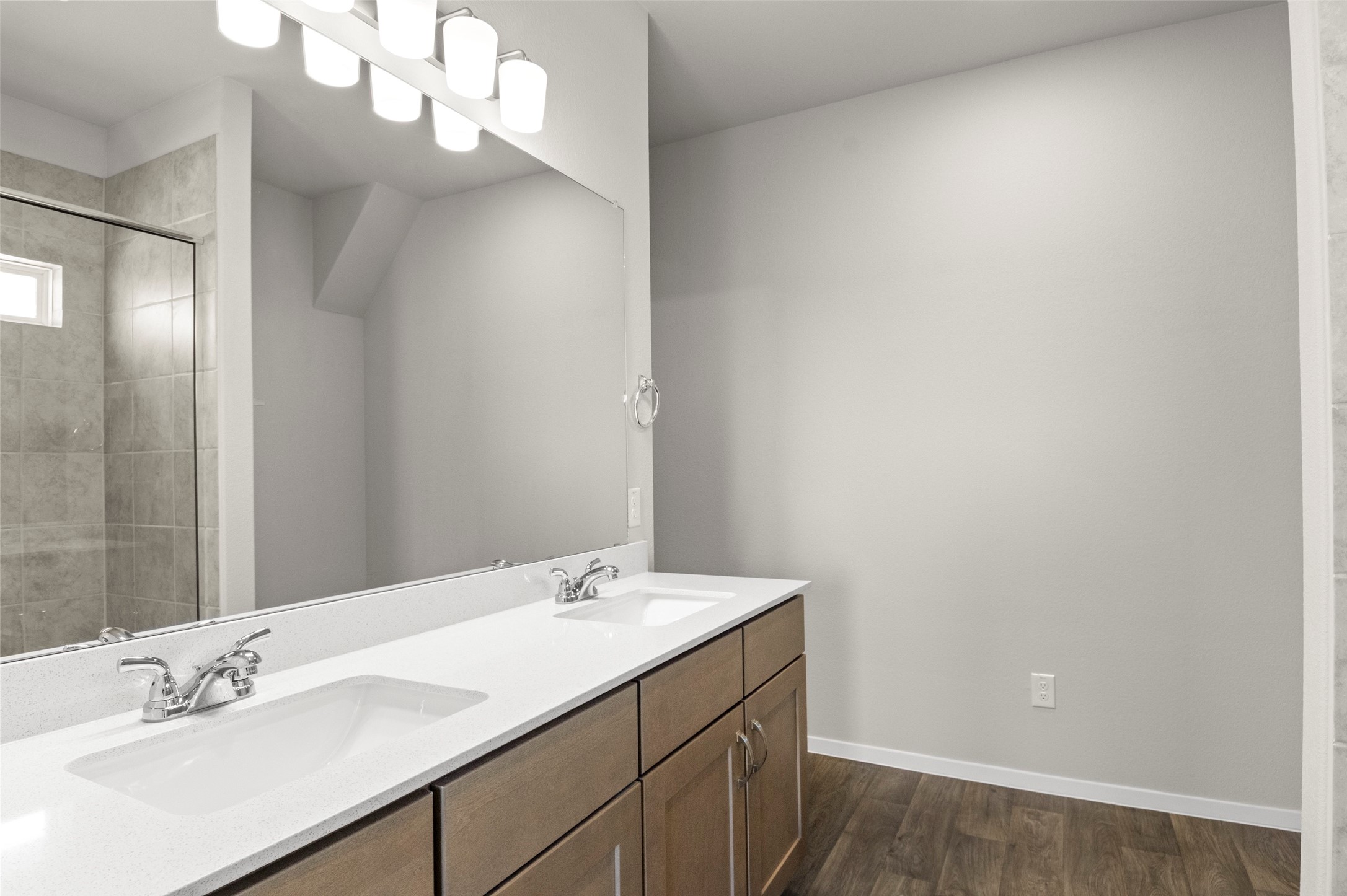 465 Hunters Crossing Drive Property Photo 18