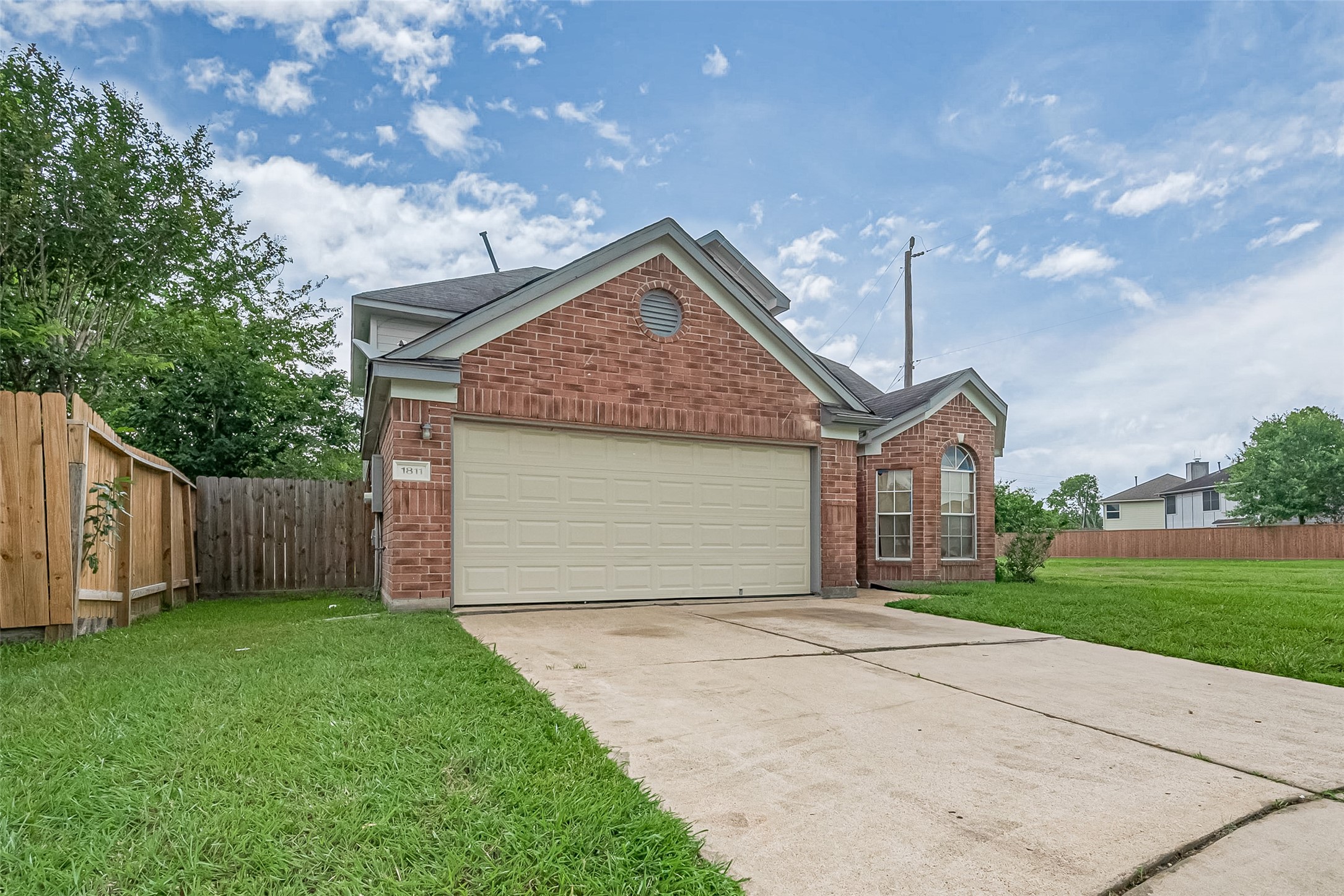 1811 Elm Shadow Drive Property Photo 1
