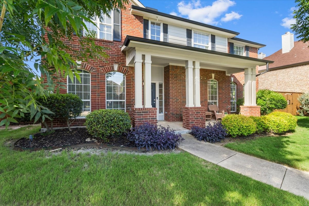 1121 London Drive Property Photo 2