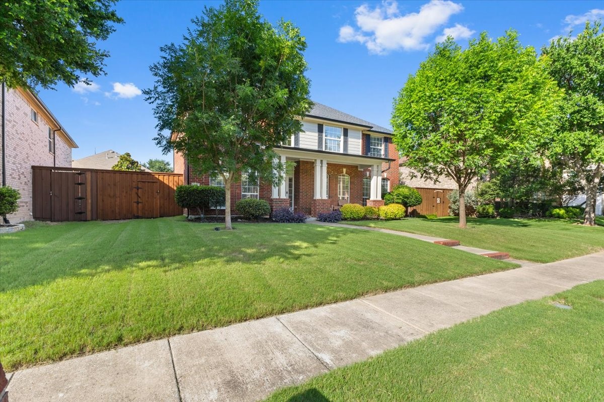 1121 London Drive Property Photo 6