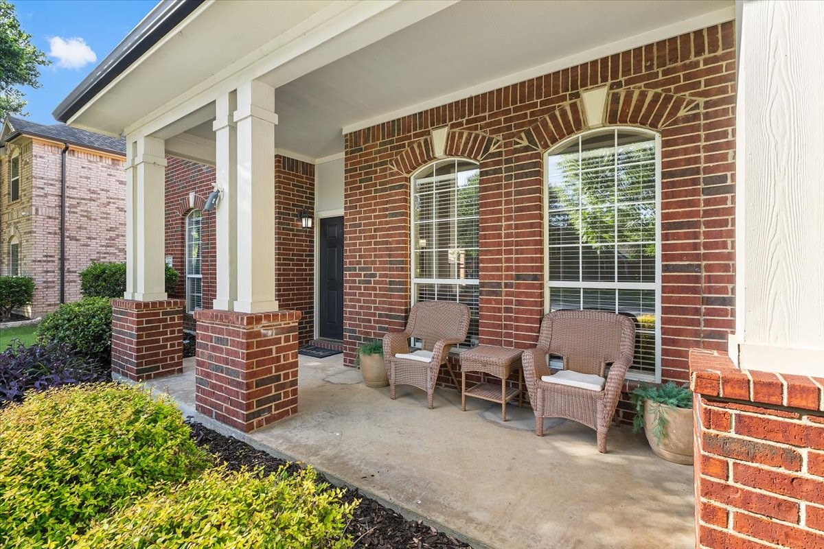 1121 London Drive Property Photo 8