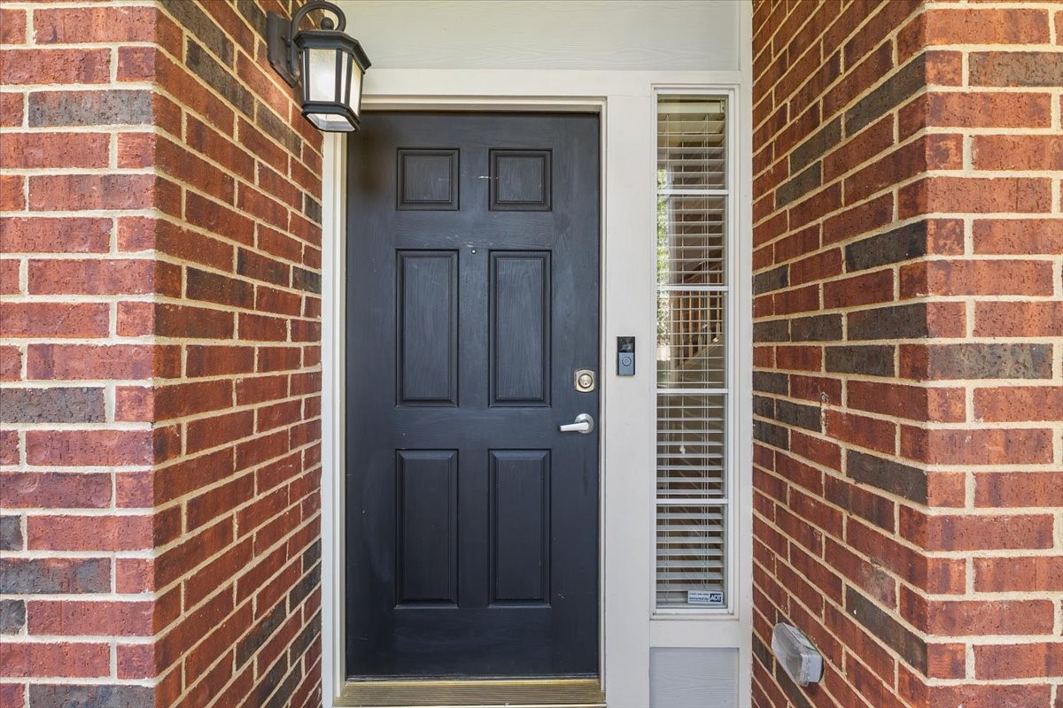 1121 London Drive Property Photo 9