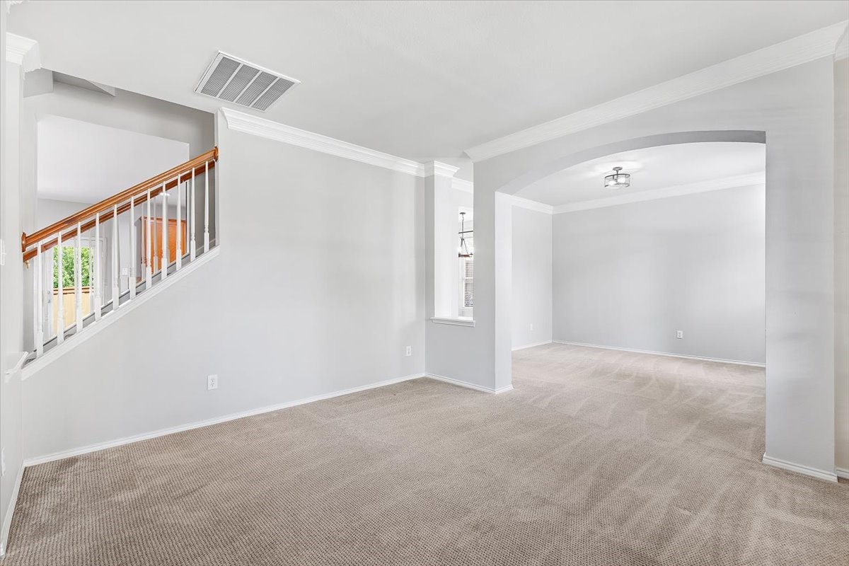 1121 London Drive Property Photo 10