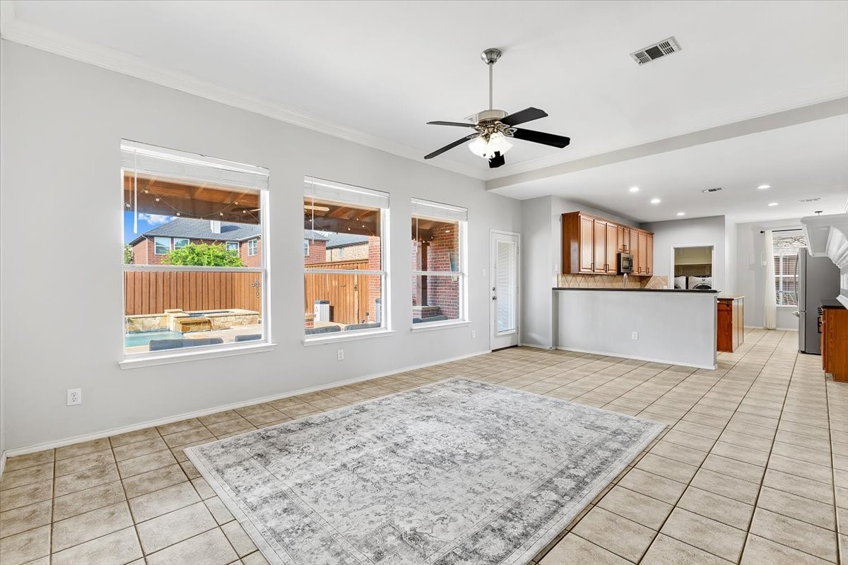 1121 London Drive Property Photo 18