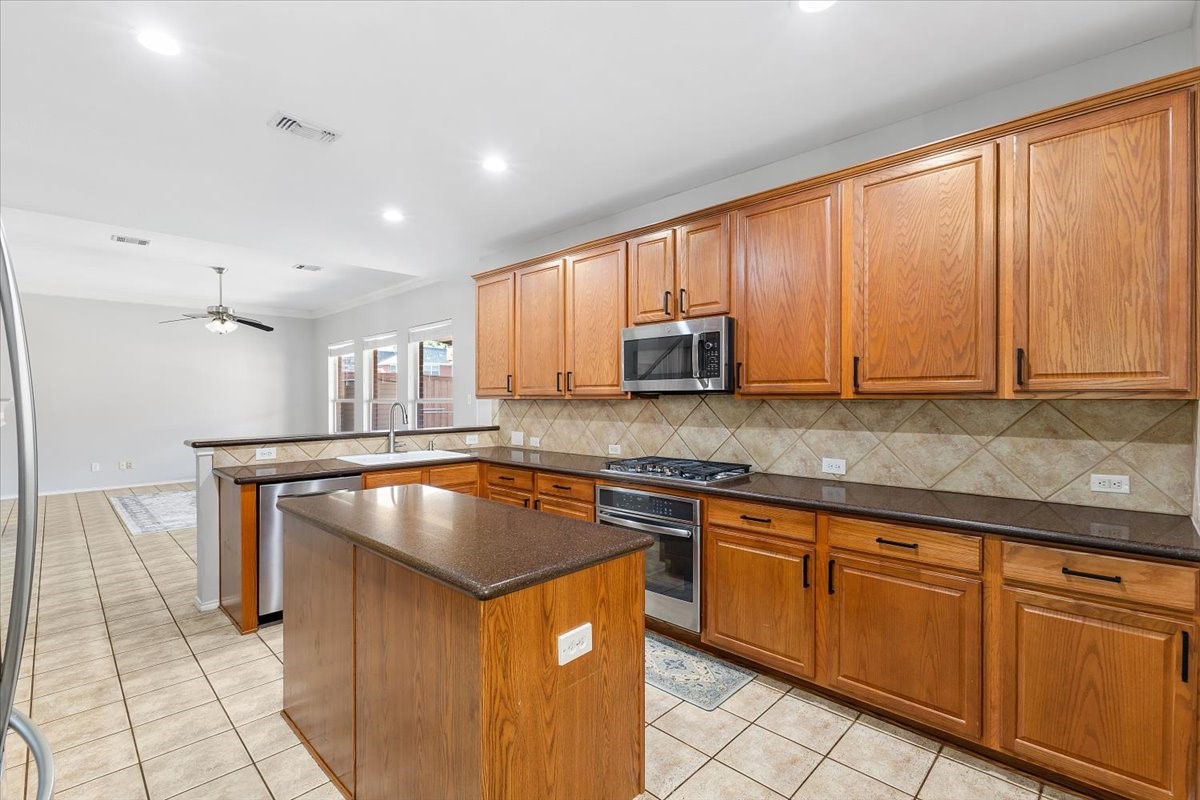 1121 London Drive Property Photo 22