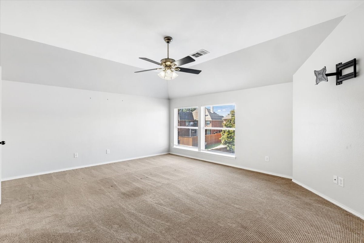 1121 London Drive Property Photo 27