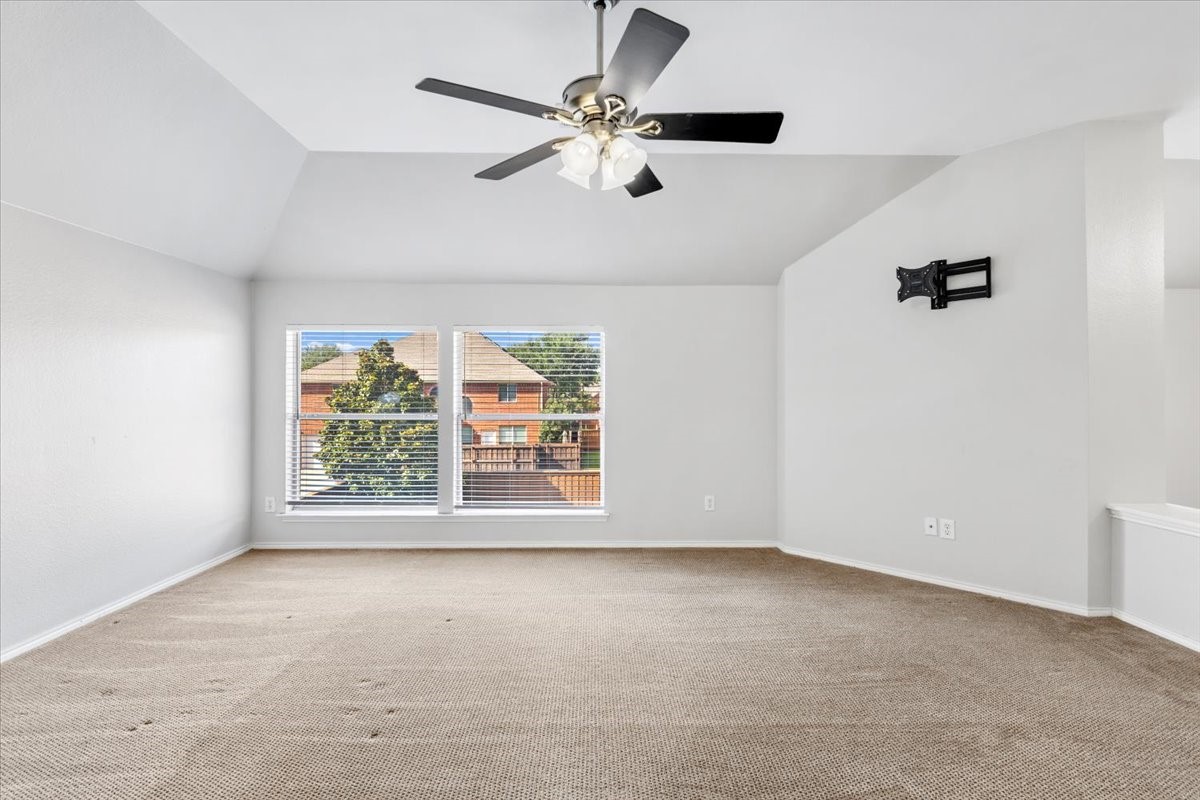 1121 London Drive Property Photo 28