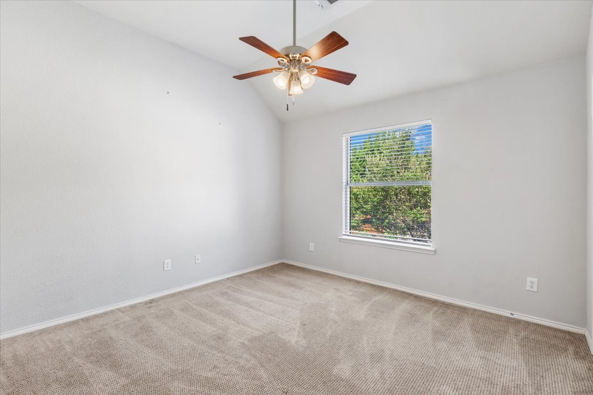 1121 London Drive Property Photo 39