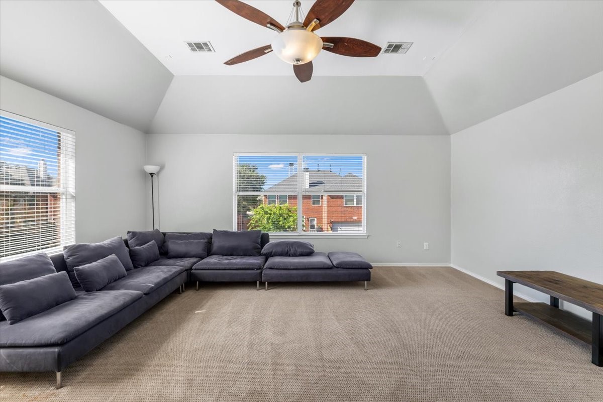 1121 London Drive Property Photo 41