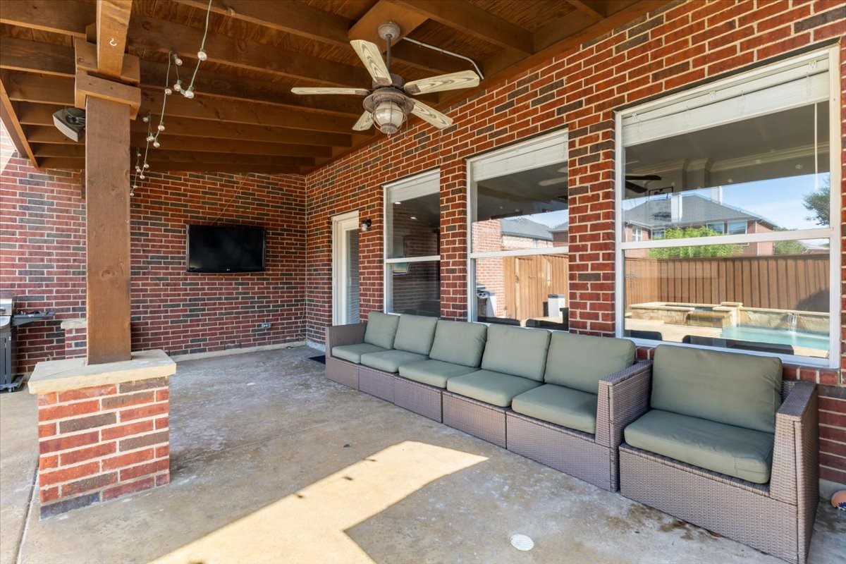 1121 London Drive Property Photo 45
