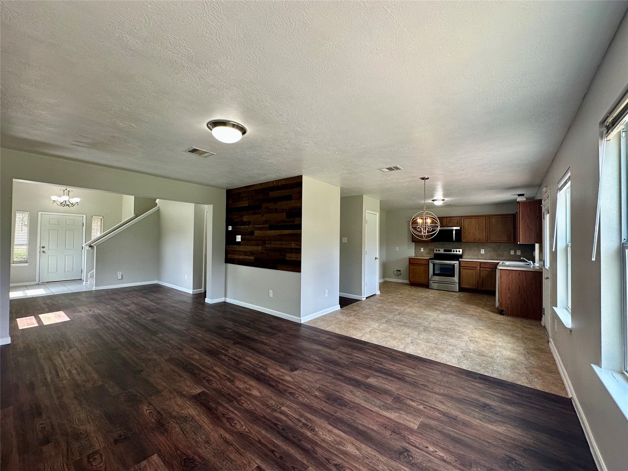 8607 Heather Bluff Court Property Photo 2
