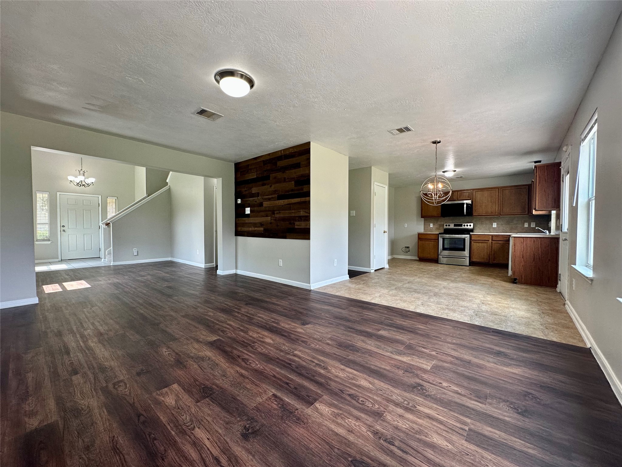 8607 Heather Bluff Court Property Photo 3