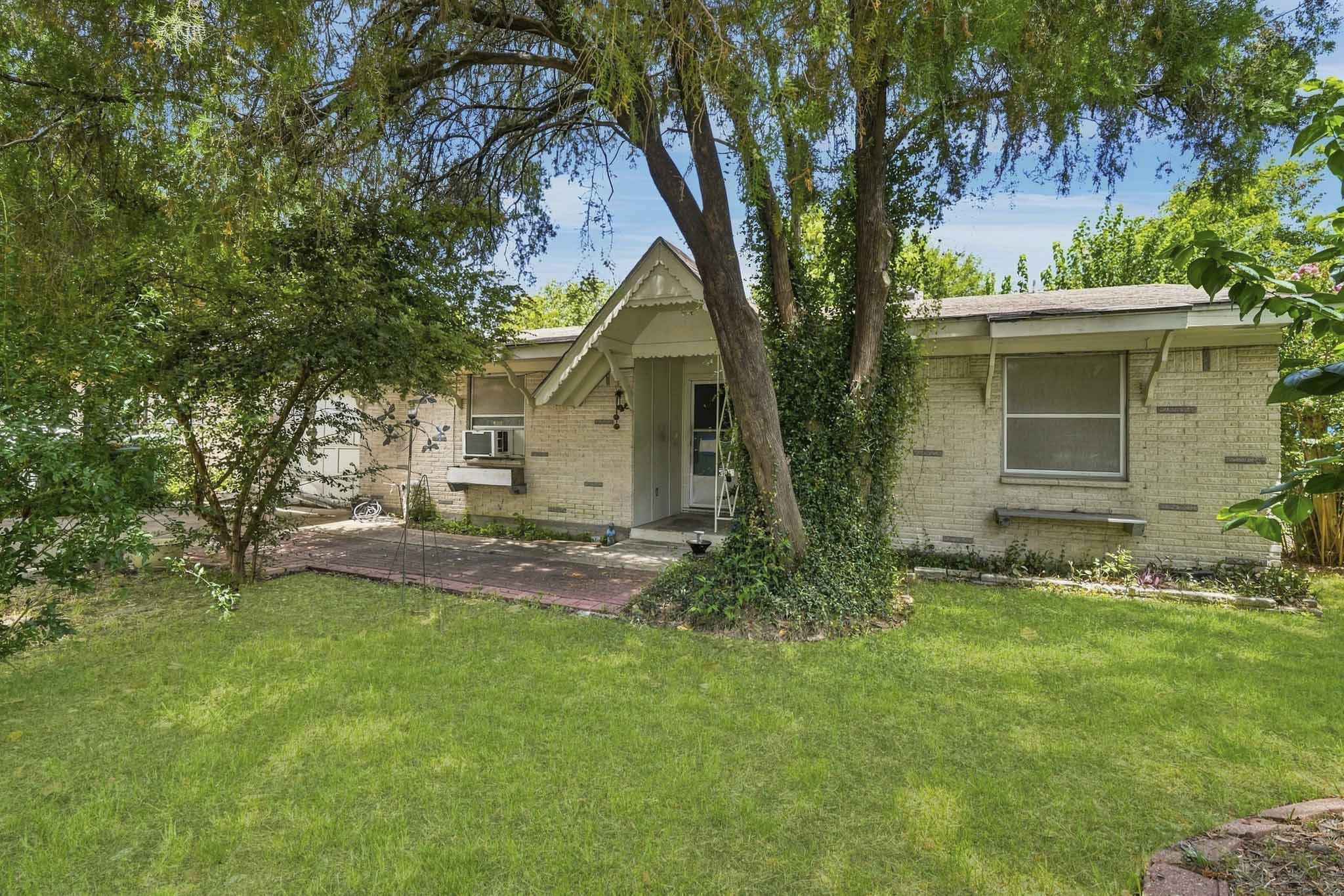 9802 Springbrook Drive Property Photo 1