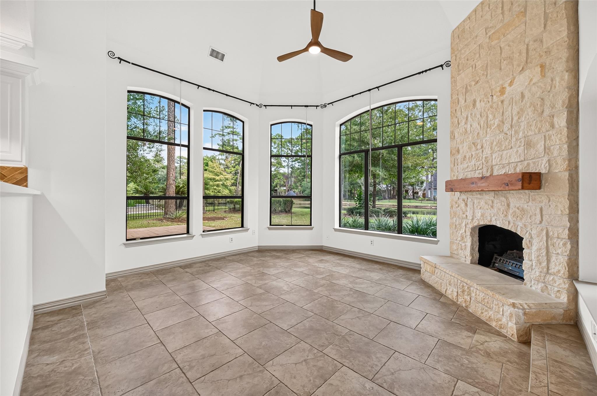 2 Turtle Rock Court, Spring Tx 77381 Property Photo 15