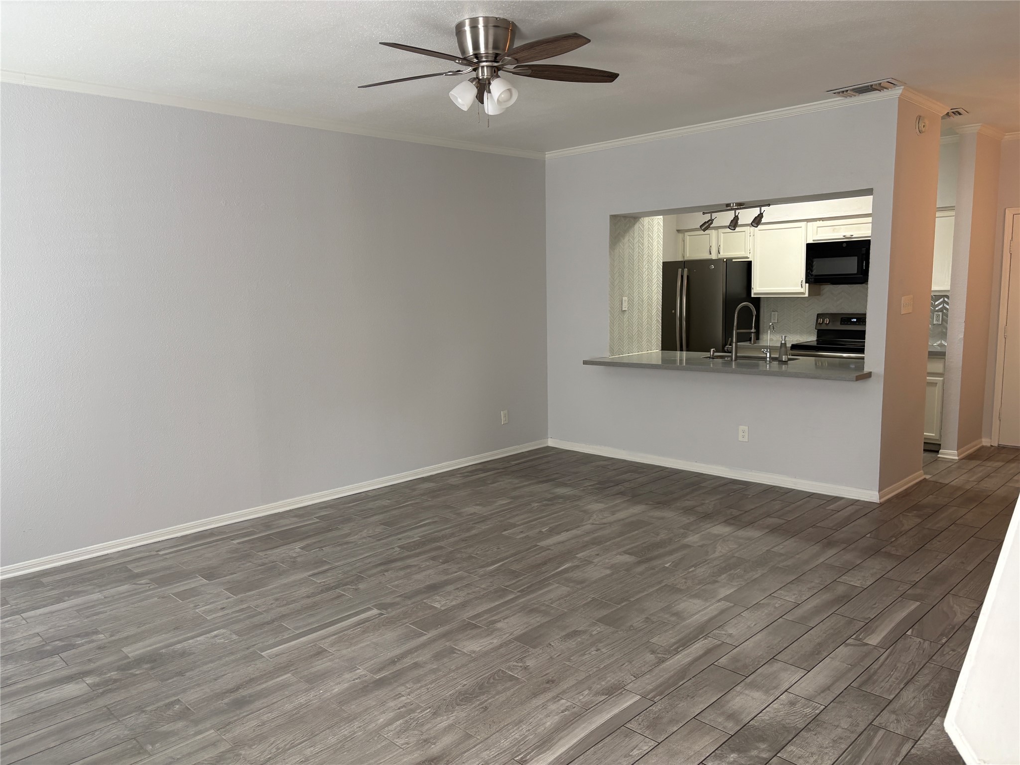 9850 Pagewood Lane 505 Property Photo 5