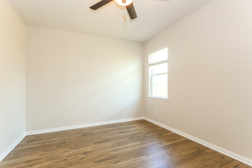 15643 Plum Brook Drive Property Photo 8